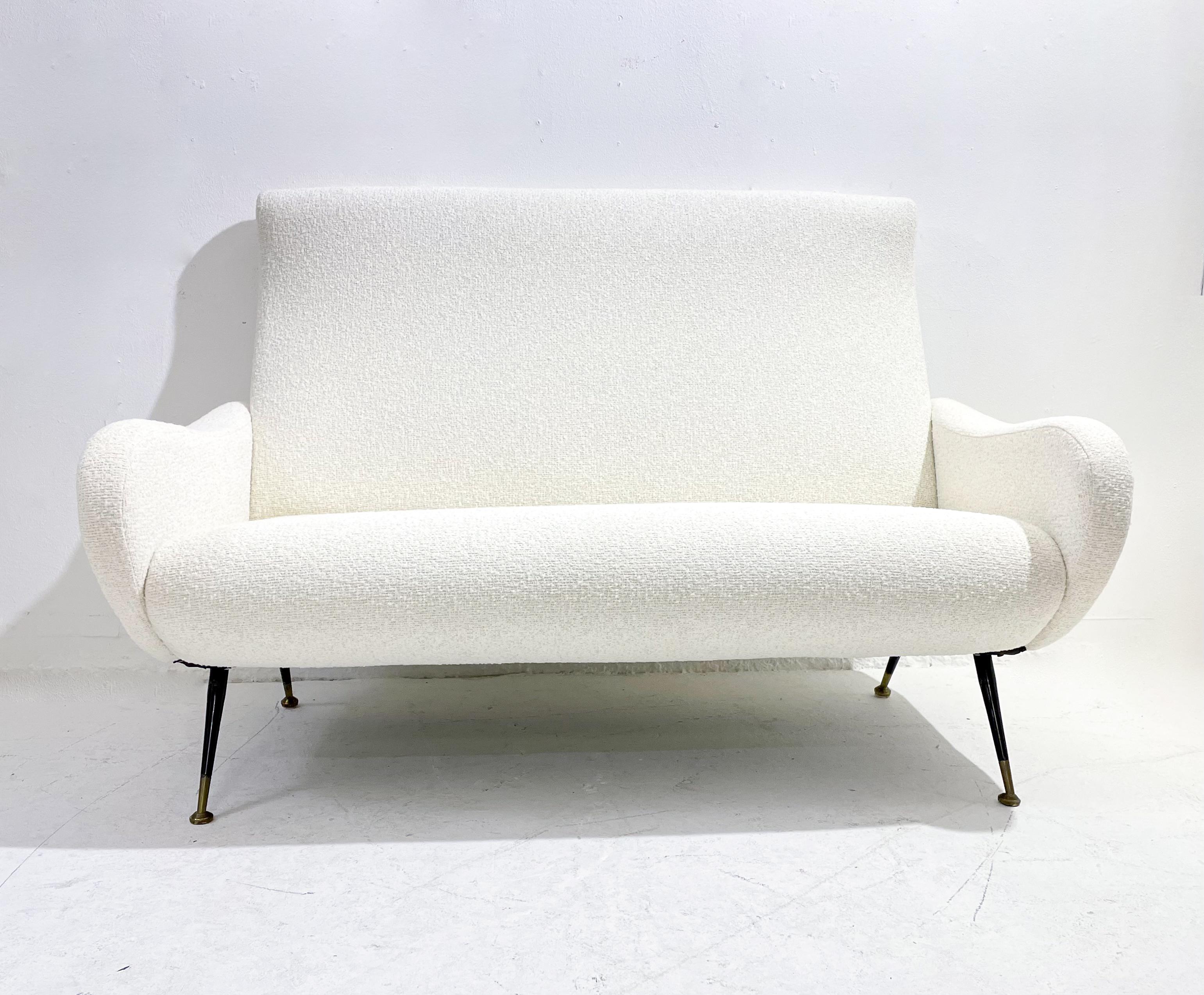 Mid-Century Modern Italian Sofa, White Fabric, 1950s In Good Condition For Sale In Brussels, BE
