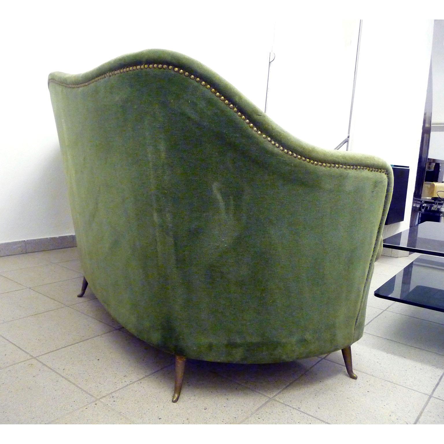 Mid-20th Century Mid-Century Modern Italian Sofa with Brass Feet by Gio Ponti for ISA, 1950s