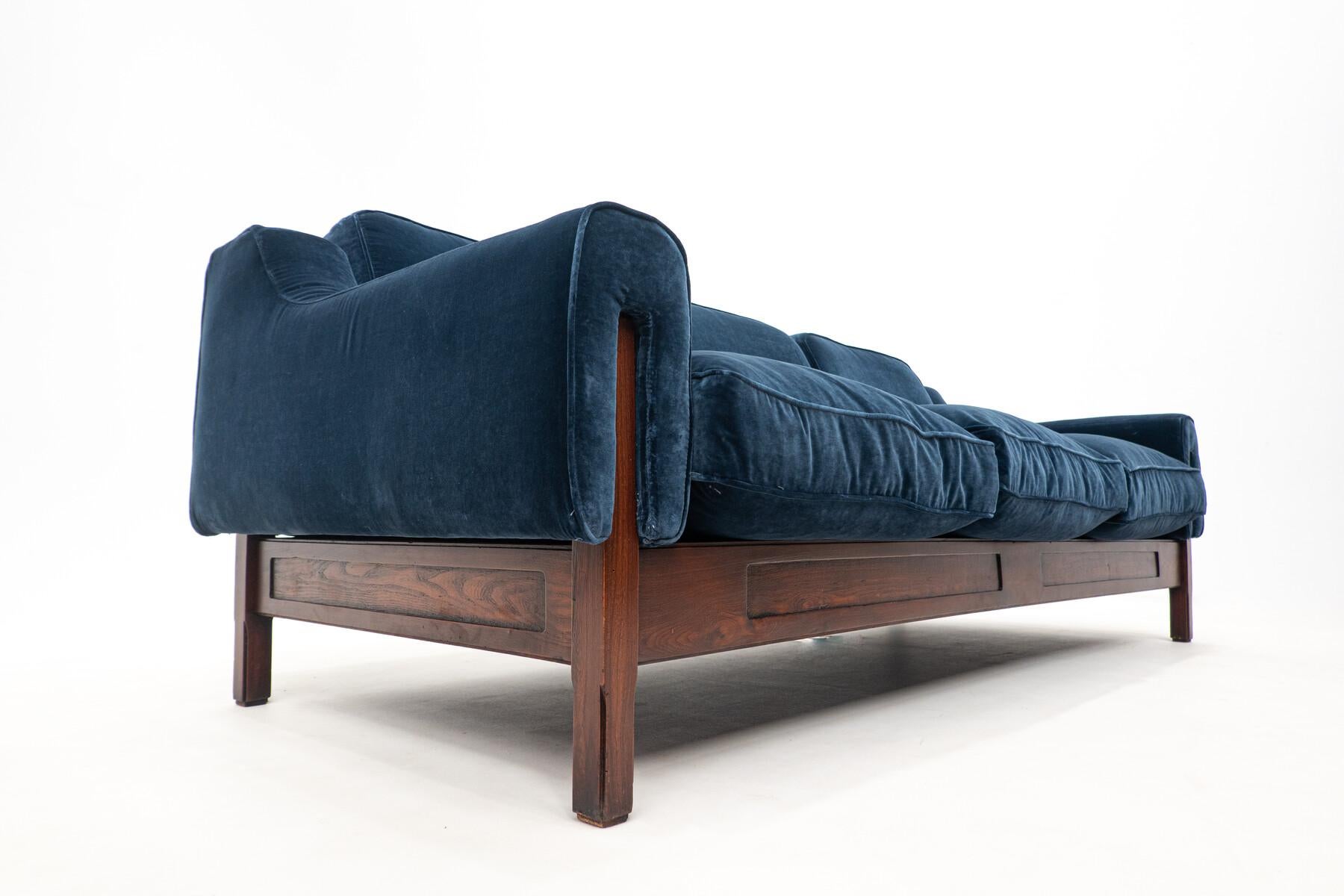 Mid-Century Modern Italian sofa, wood and blue velvet, 1960s.
