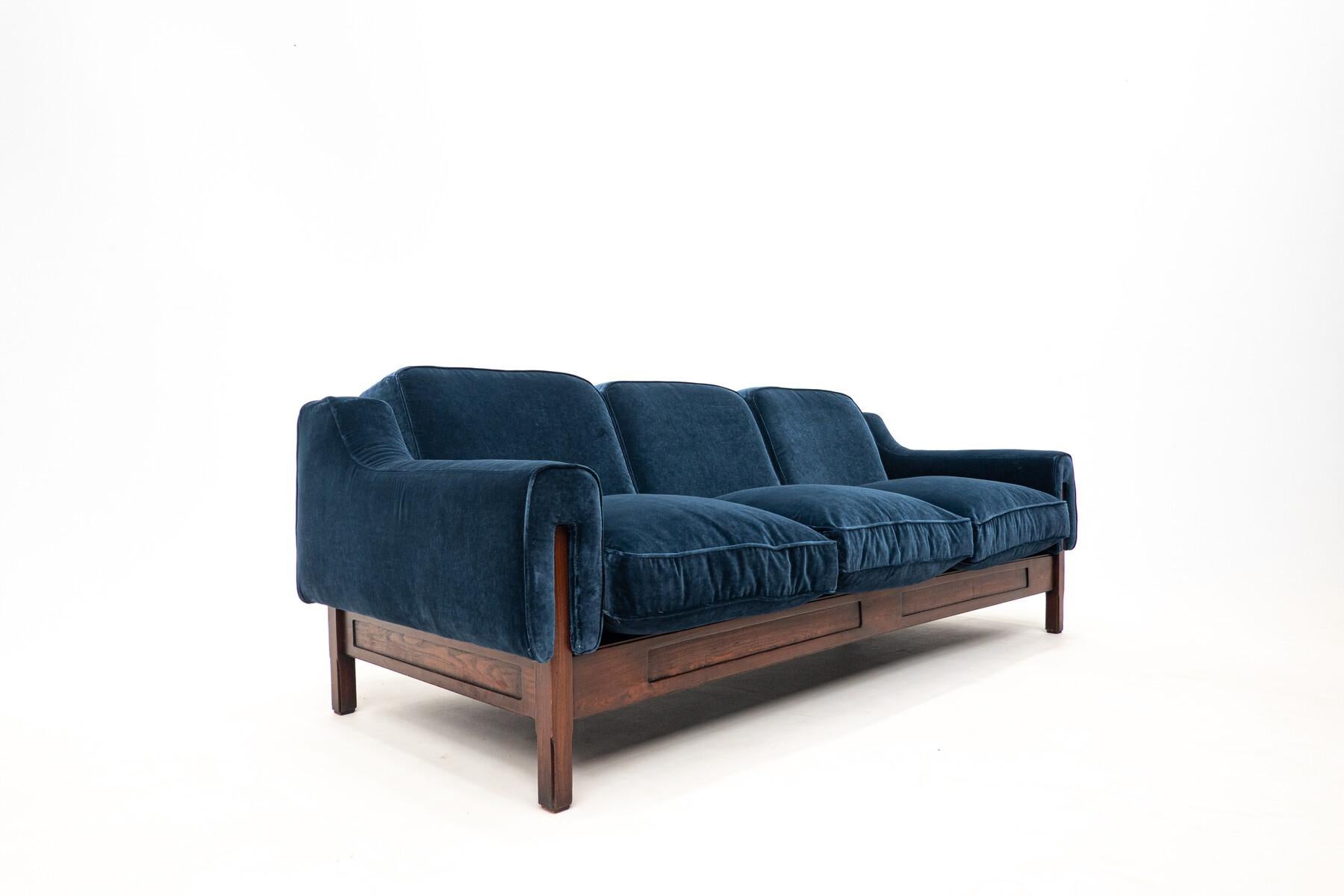 Mid-Century Modern Italian Sofa, Wood and Blue Velvet, 1960s 1