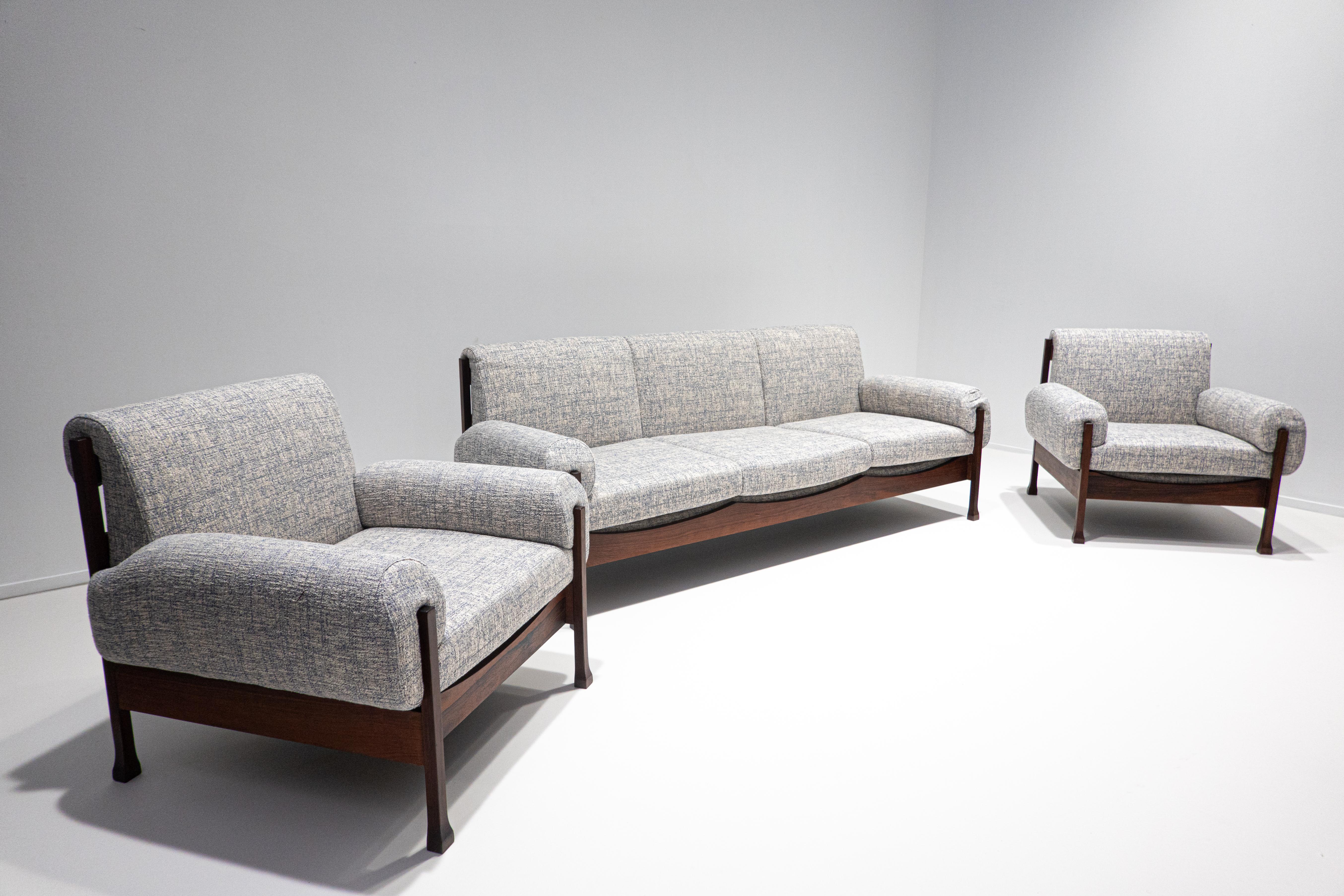 Mid-Century Modern Italian sofa, wood and fabric, 1960s.