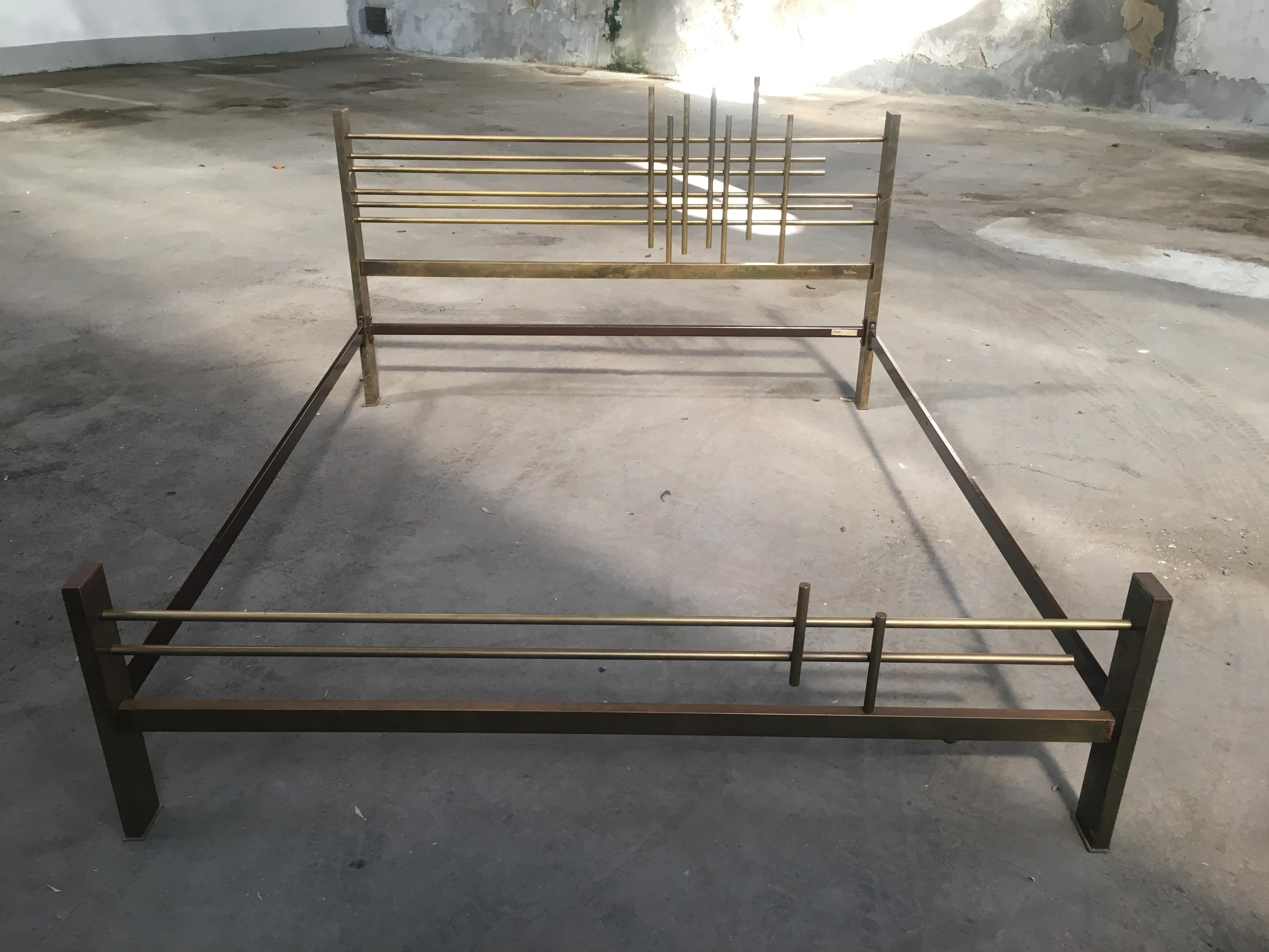 Mid-Century Modern Italian Solid Brass Double Bed by Pulli, 1960s.
This bed needs a bed net of 170 x 200 cm.