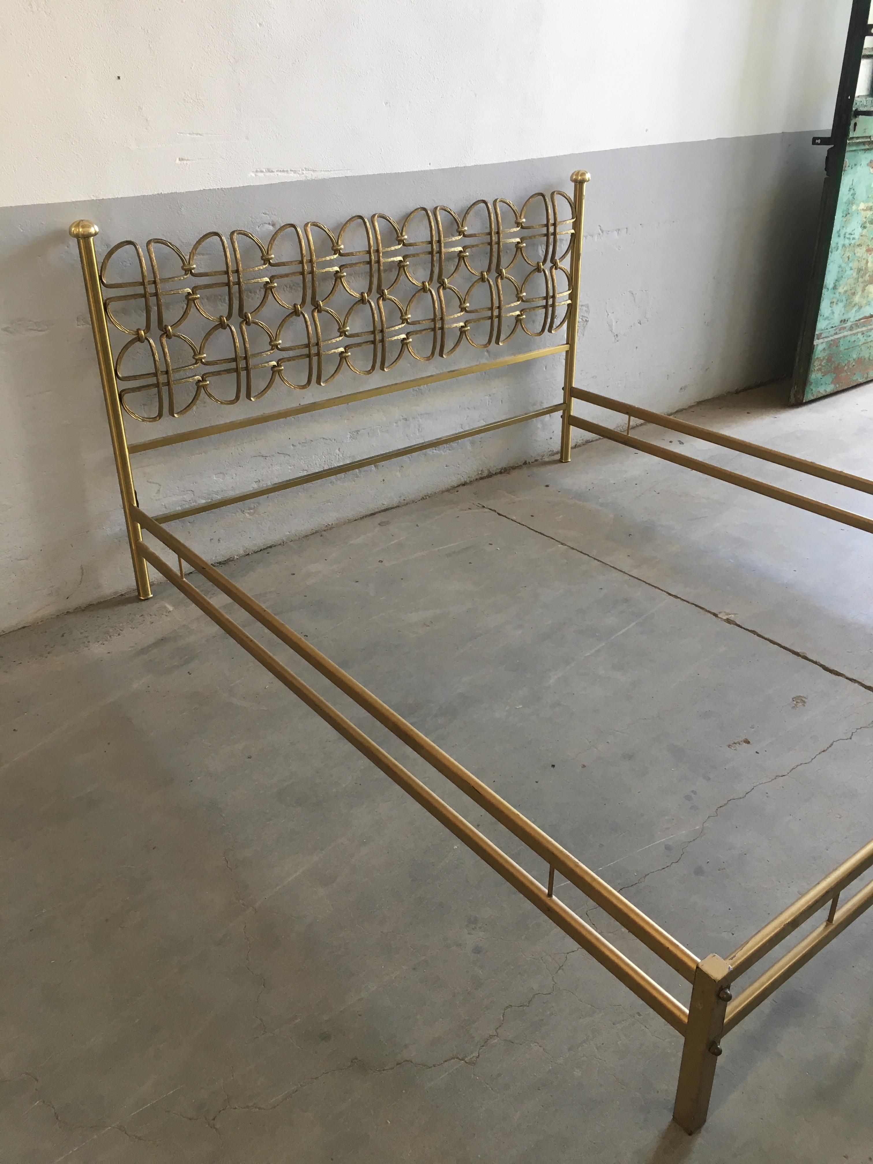 Mid-Century Modern Italian Solid Brass Double Bed in the Style of Borsani, 1970s (Moderne der Mitte des Jahrhunderts)