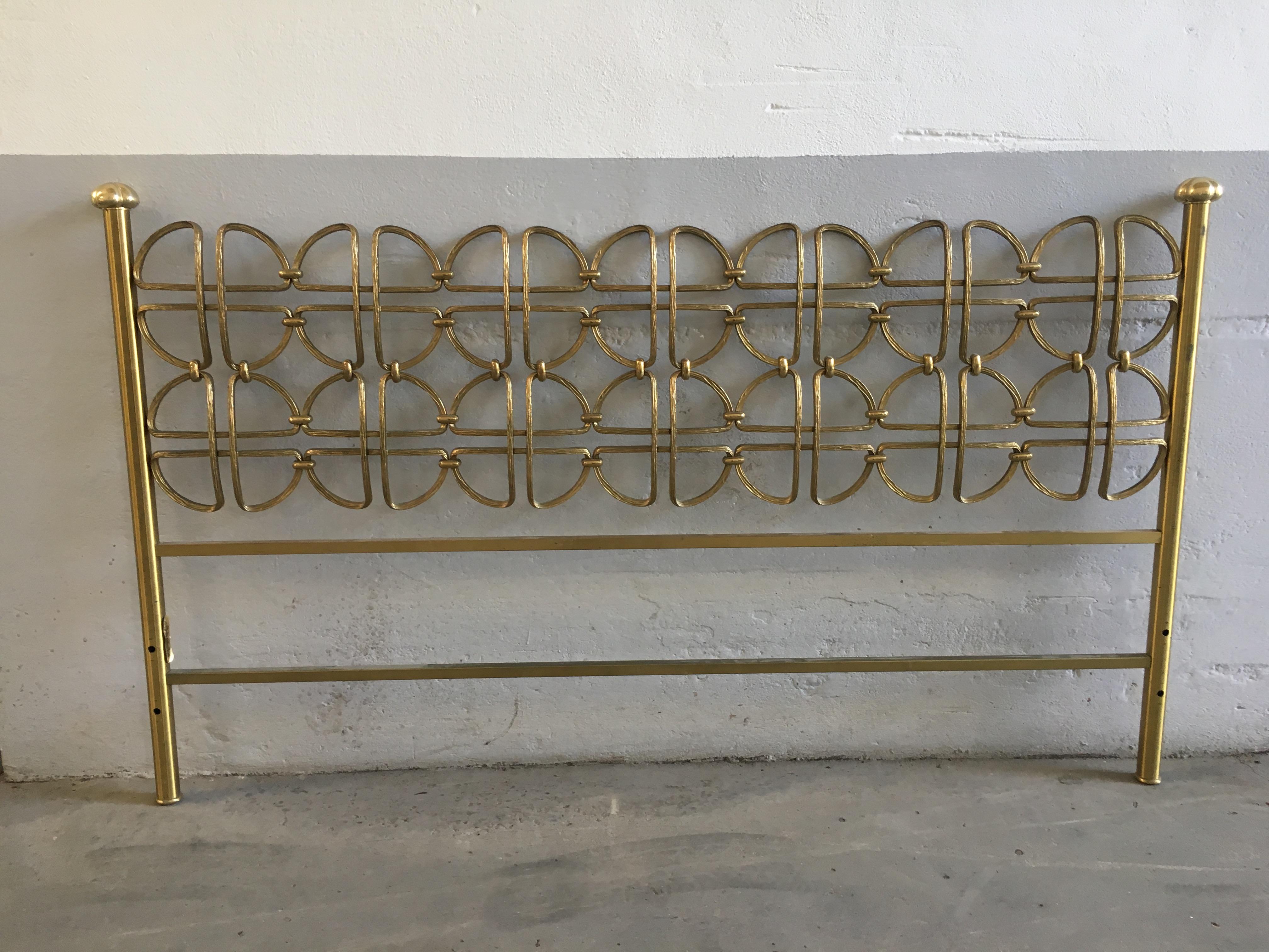 Mid-Century Modern Italian Solid Brass Double Bed in the Style of Borsani, 1970s (Vergoldet)