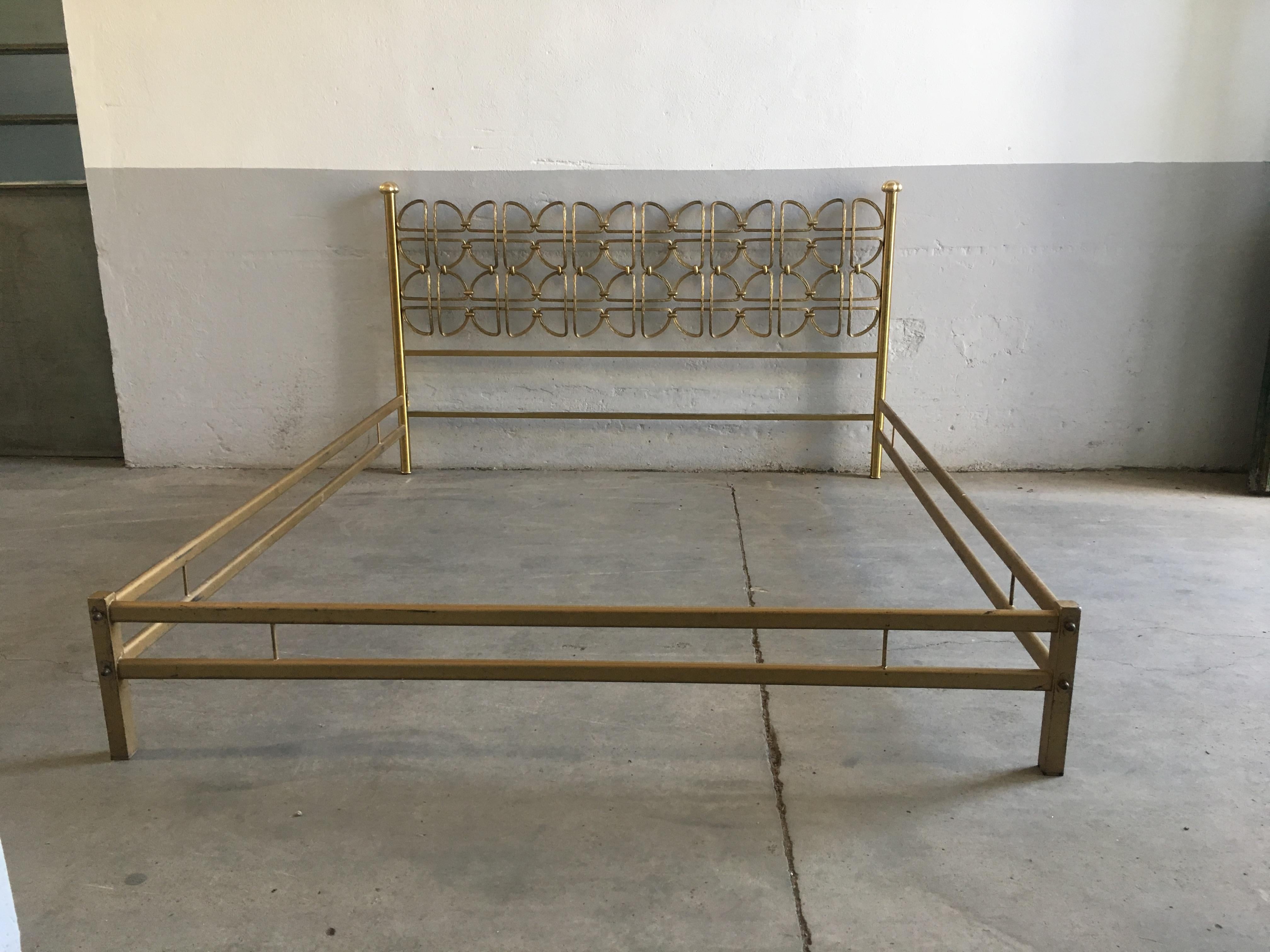 Gilt Mid-Century Modern Italian Solid Brass Queen Size Bed Signed A. Cellini, 1970s