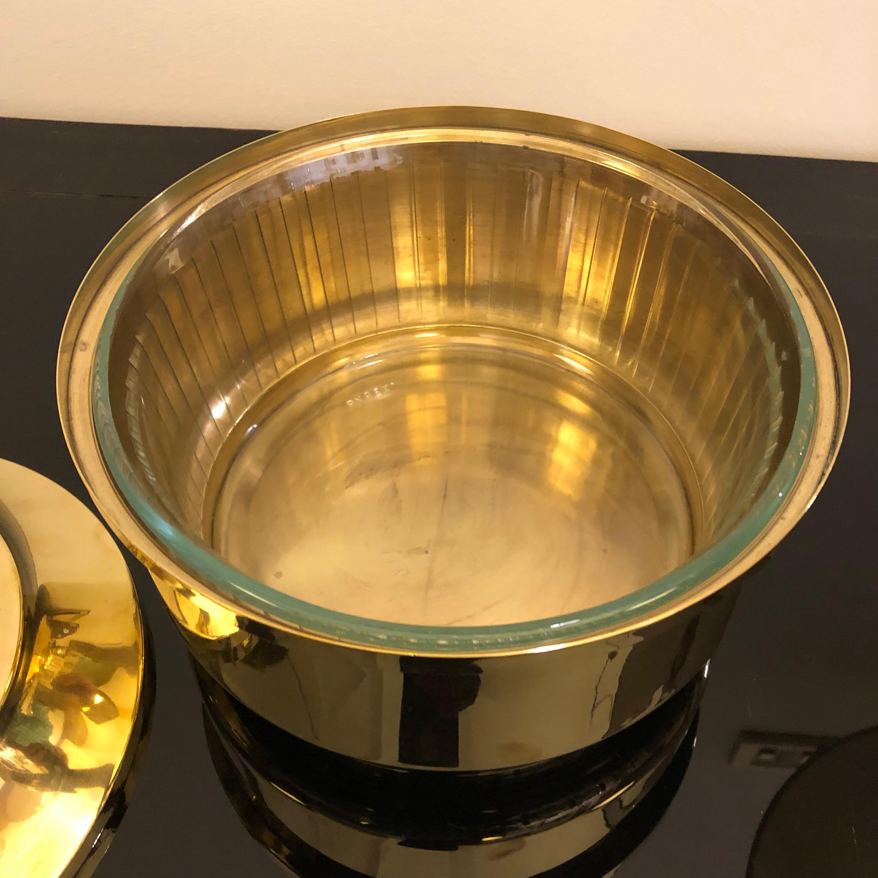 Mid-Century Modern Italian Solid Brass Round Ice Bucket, circa 1970 5