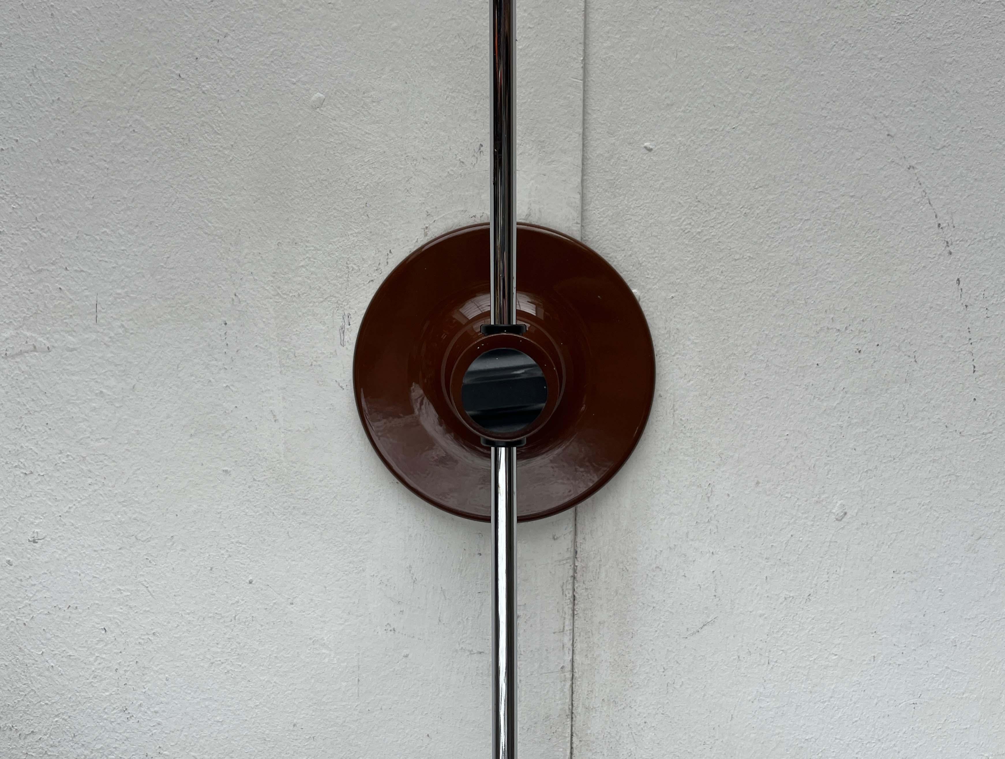 Lámpara de Pared Arco de Araña de la Era Espacial Italiana Moderna de Mediados de Siglo Joe Colombo Oluce en venta 7