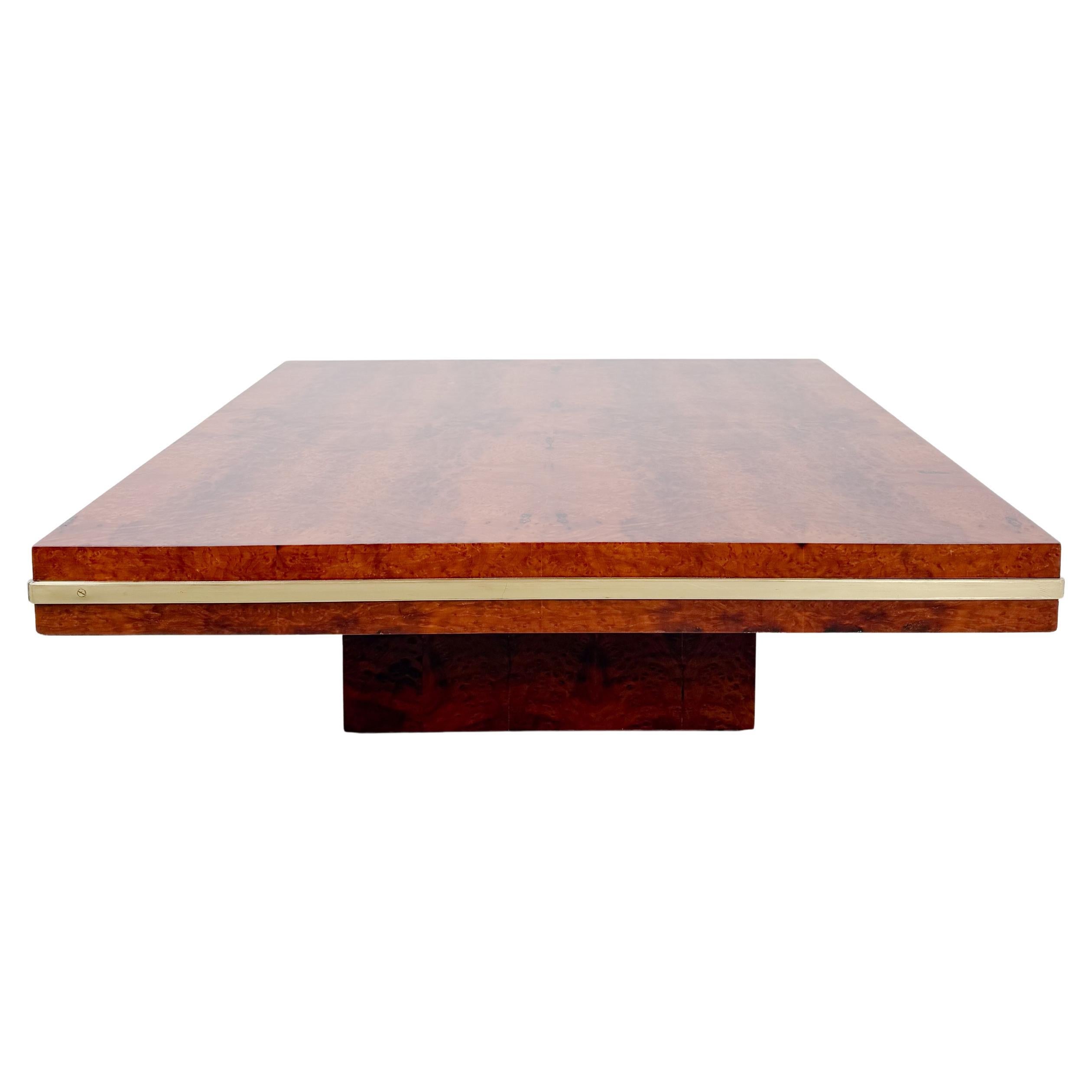 Mesa de centro cuadrada italiana de mediados de siglo en madera de nudo y latón, años 70