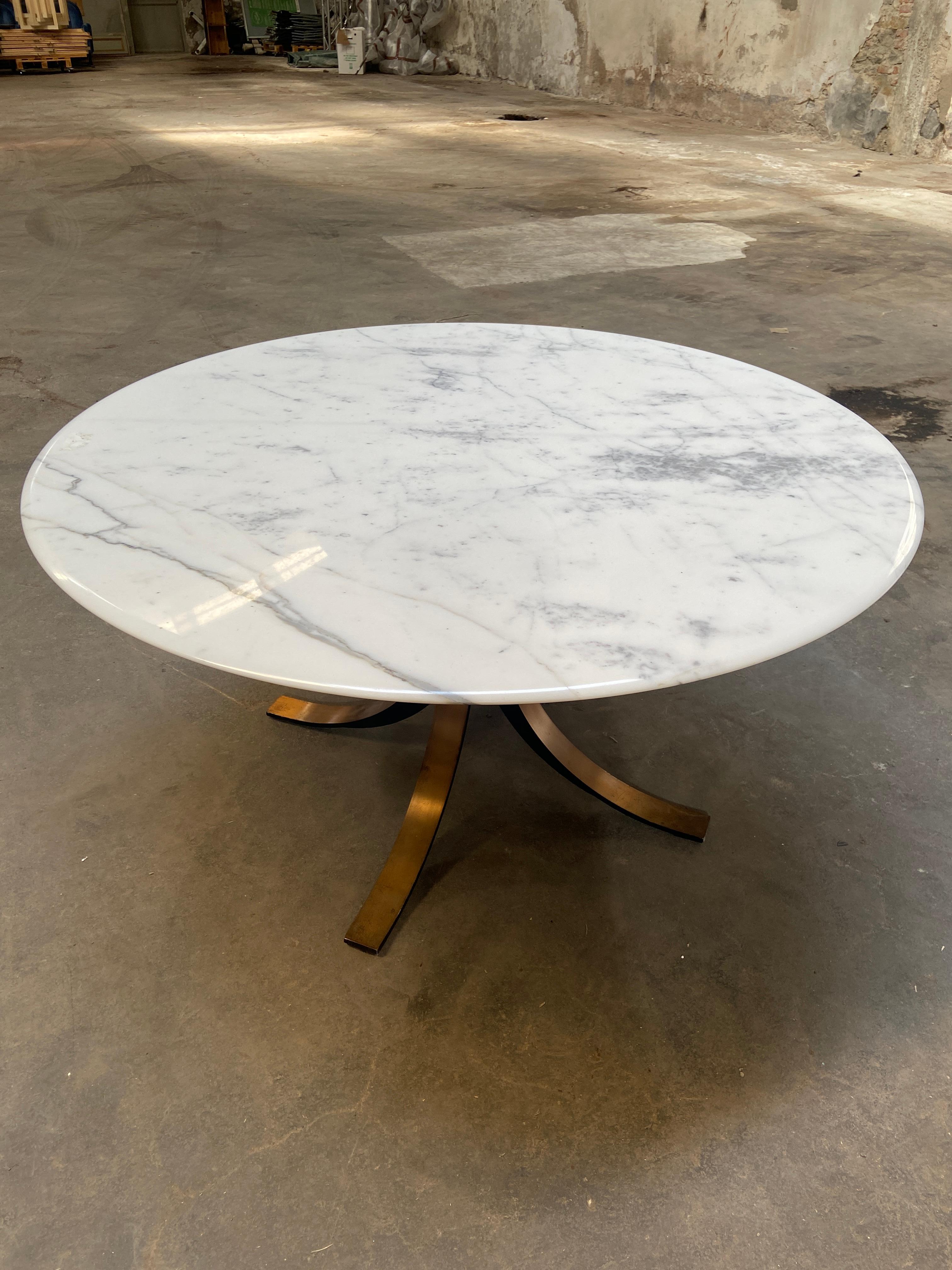 Aluminum Mid-Century Modern Italian T69 Round Table by O. Borsani and E. Gerli for Tecno For Sale