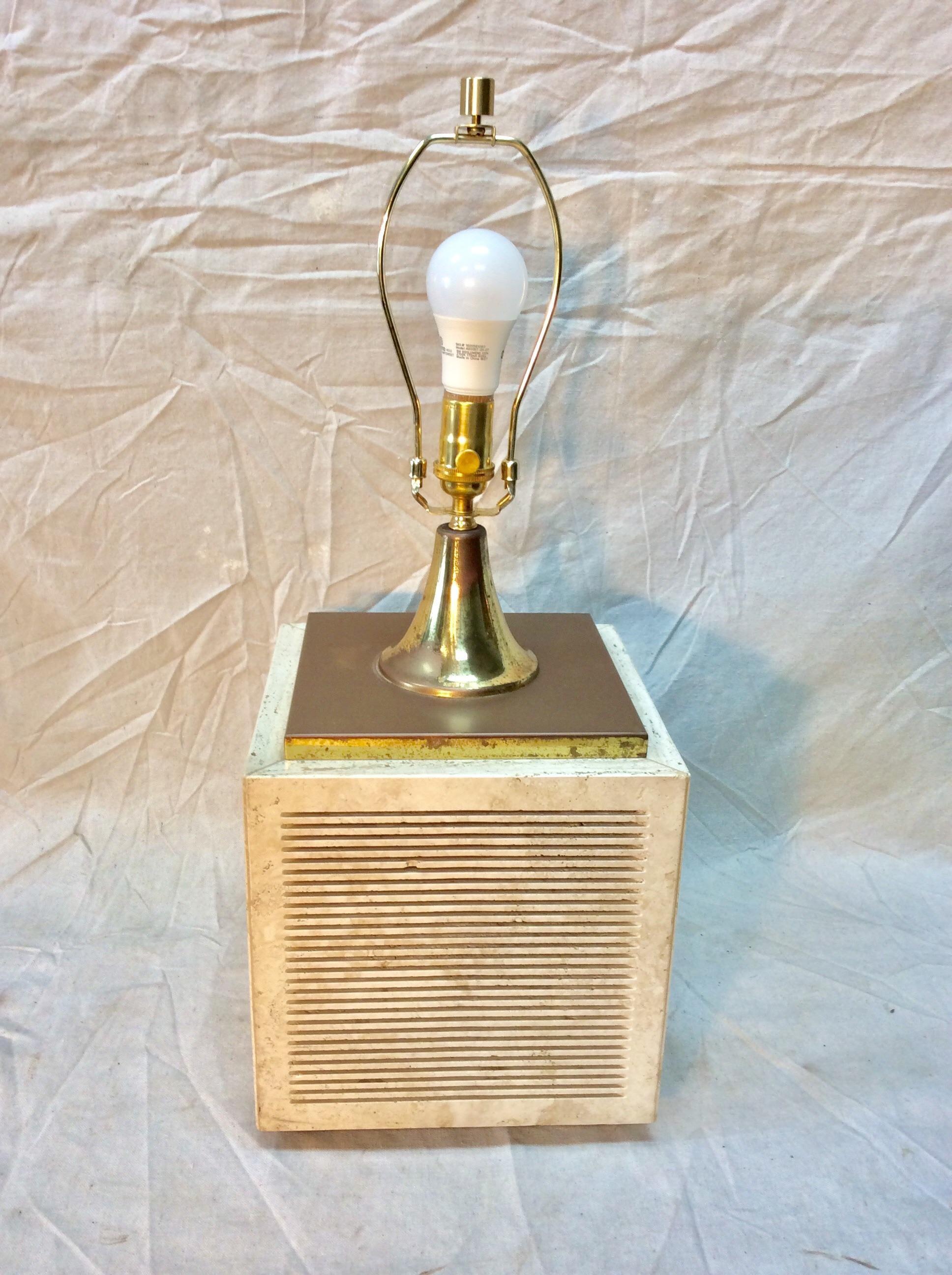 Mid-Century Modern Italian Table Lamp Attributed to Fratelli Mannelli For Sale 3
