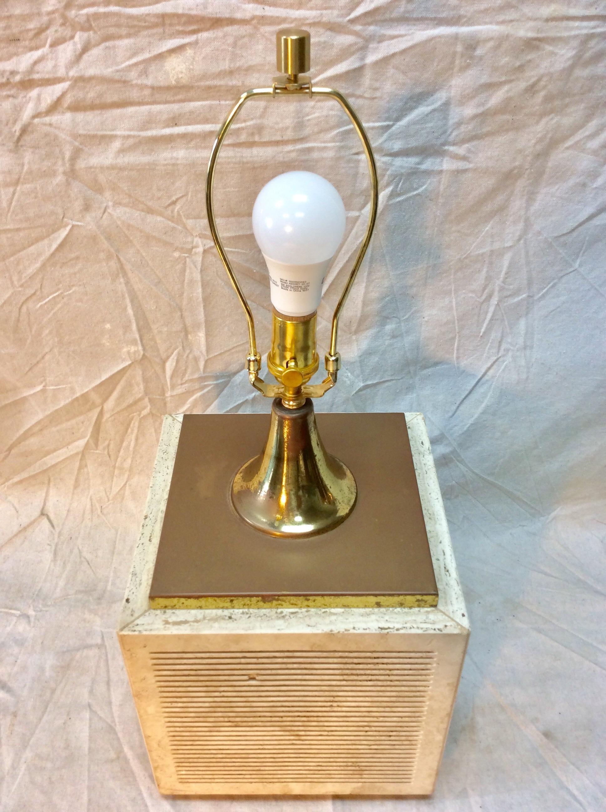 Mid-Century Modern Italian Table Lamp Attributed to Fratelli Mannelli For Sale 4