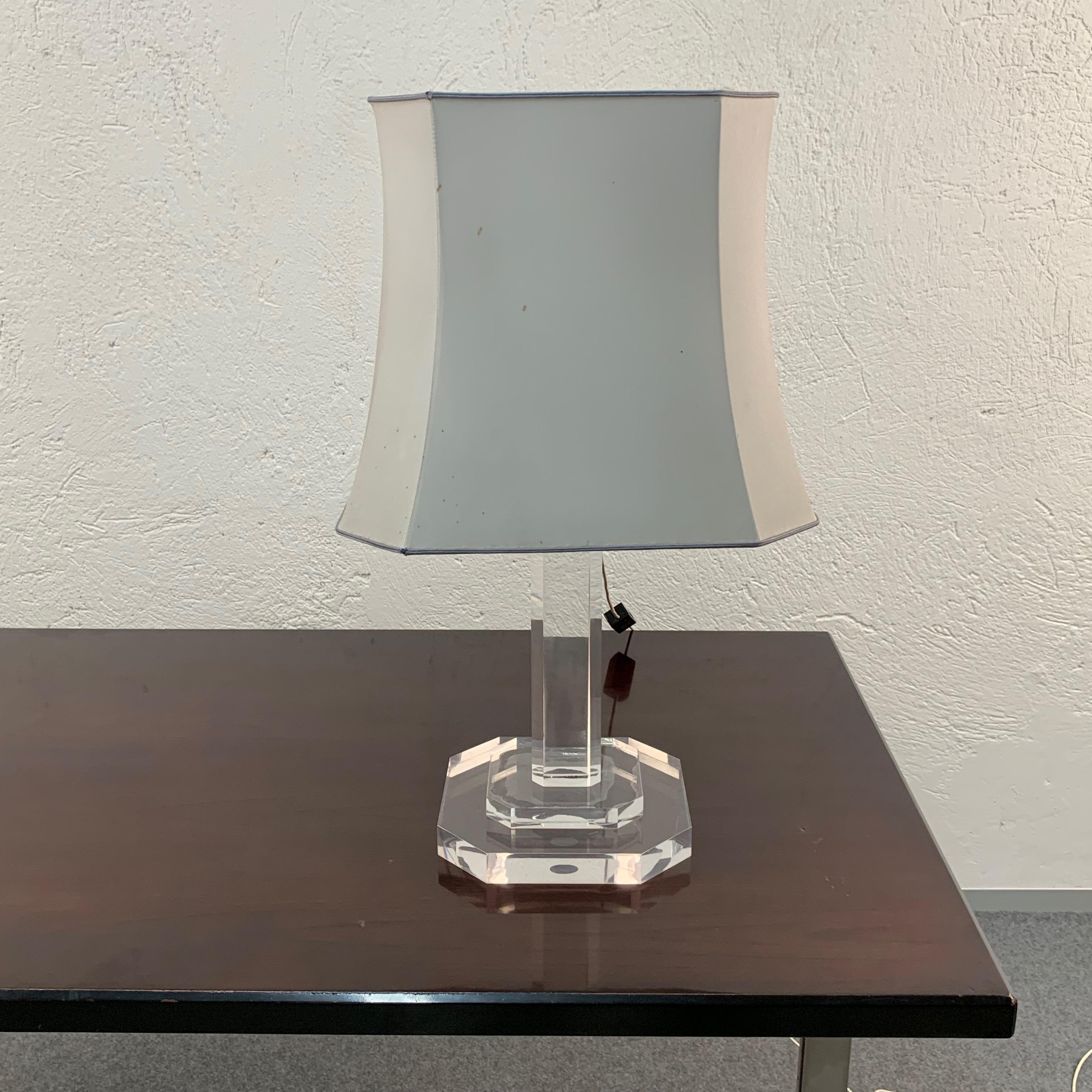 20th Century Mid-Century Modern Italian Table Lamp Lucite Plexiglass, Italy, 1970s For Sale