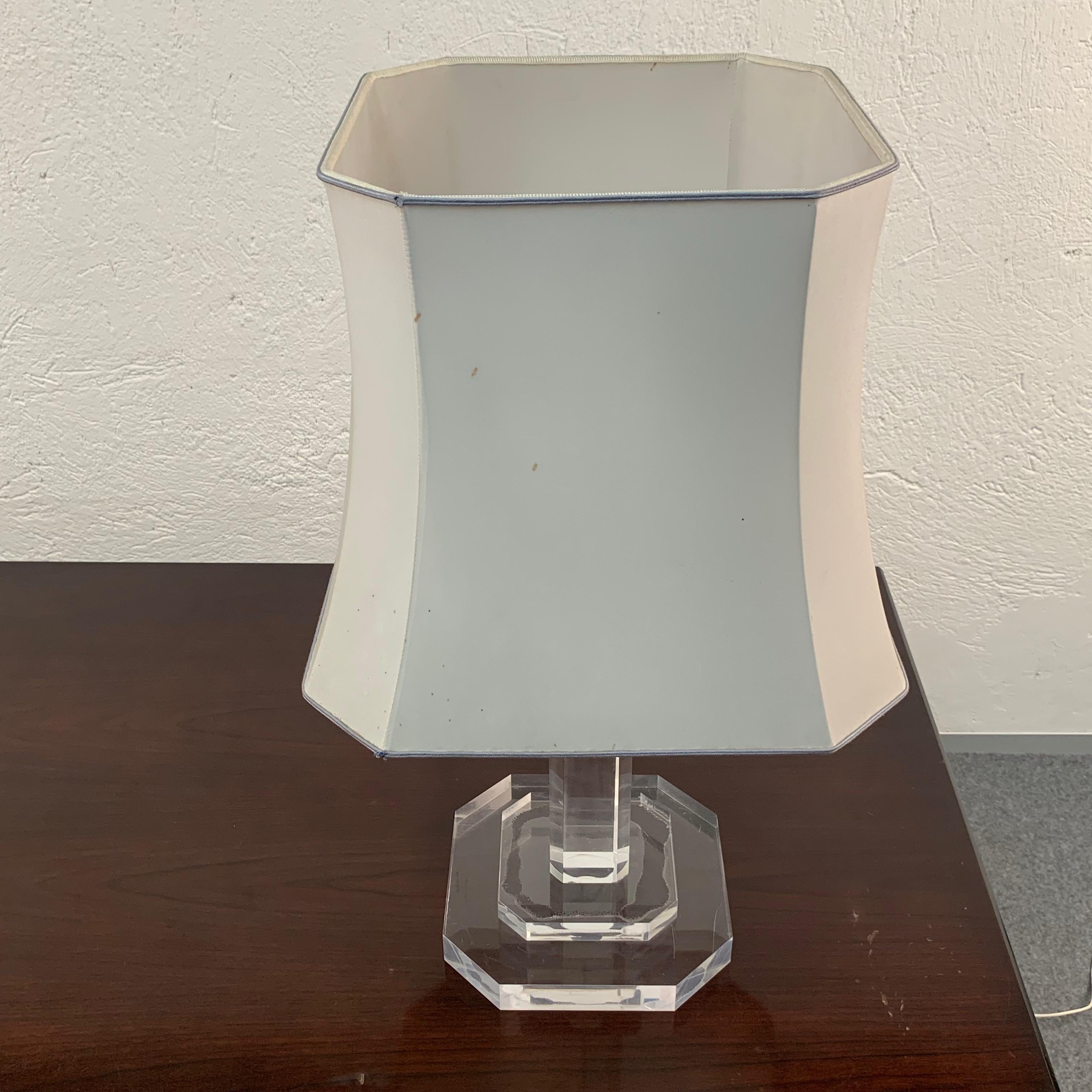 Mid-Century Modern Italian Table Lamp Lucite Plexiglass, Italy, 1970s For Sale 1