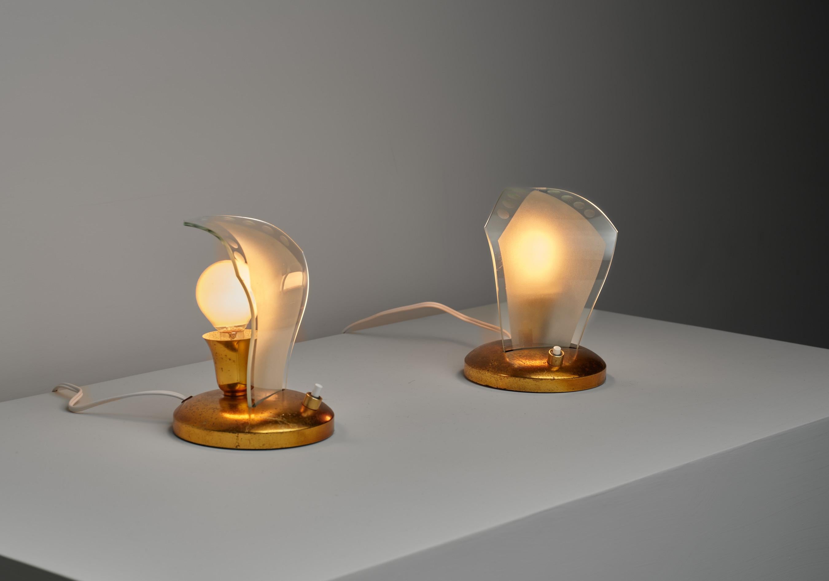 Coppia di lampade da tavolo italiane moderne di metà secolo In condizioni buone in vendita a Rome, IT