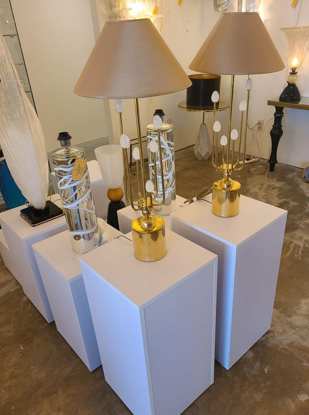 italien Lampes de table en laiton et verre de Murano, Italie - une paire en vente