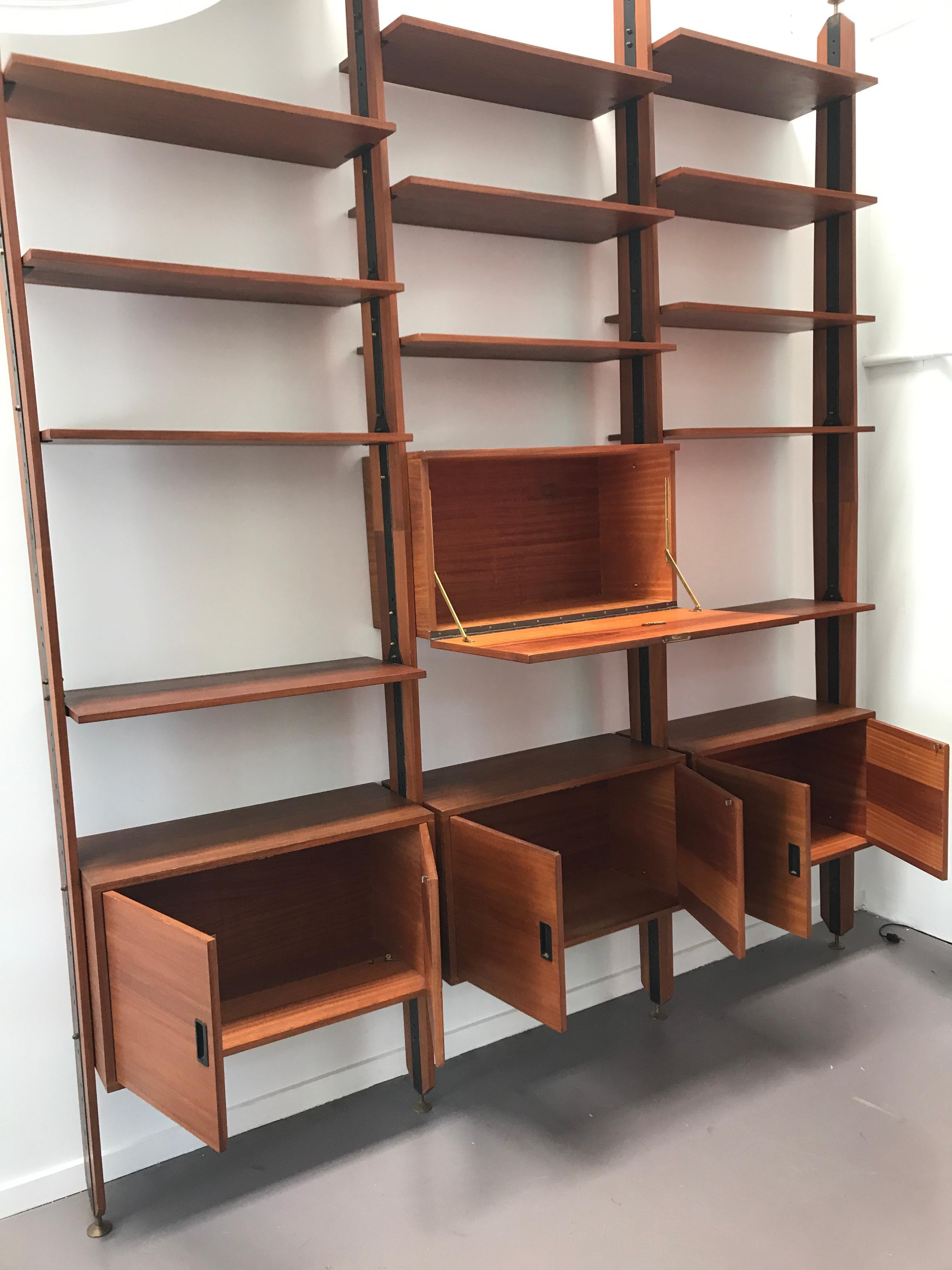 Mid-Century Modern Italian Teak Shelves Bookcase by La Sorgente Dei Mobili, 1960 1