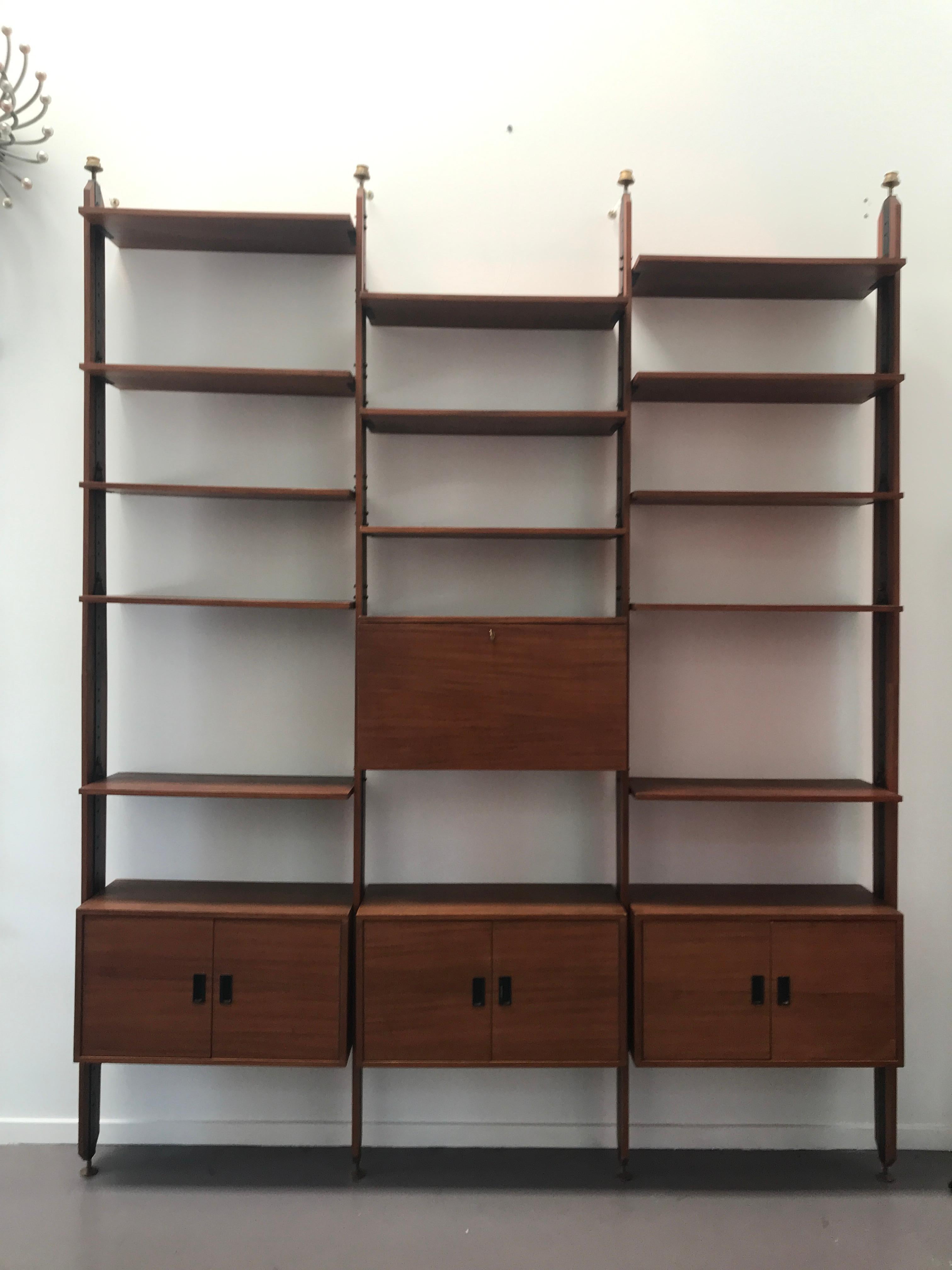 Mid-Century Modern Italian Teak Shelves Bookcase by La Sorgente Dei Mobili, 1960 2