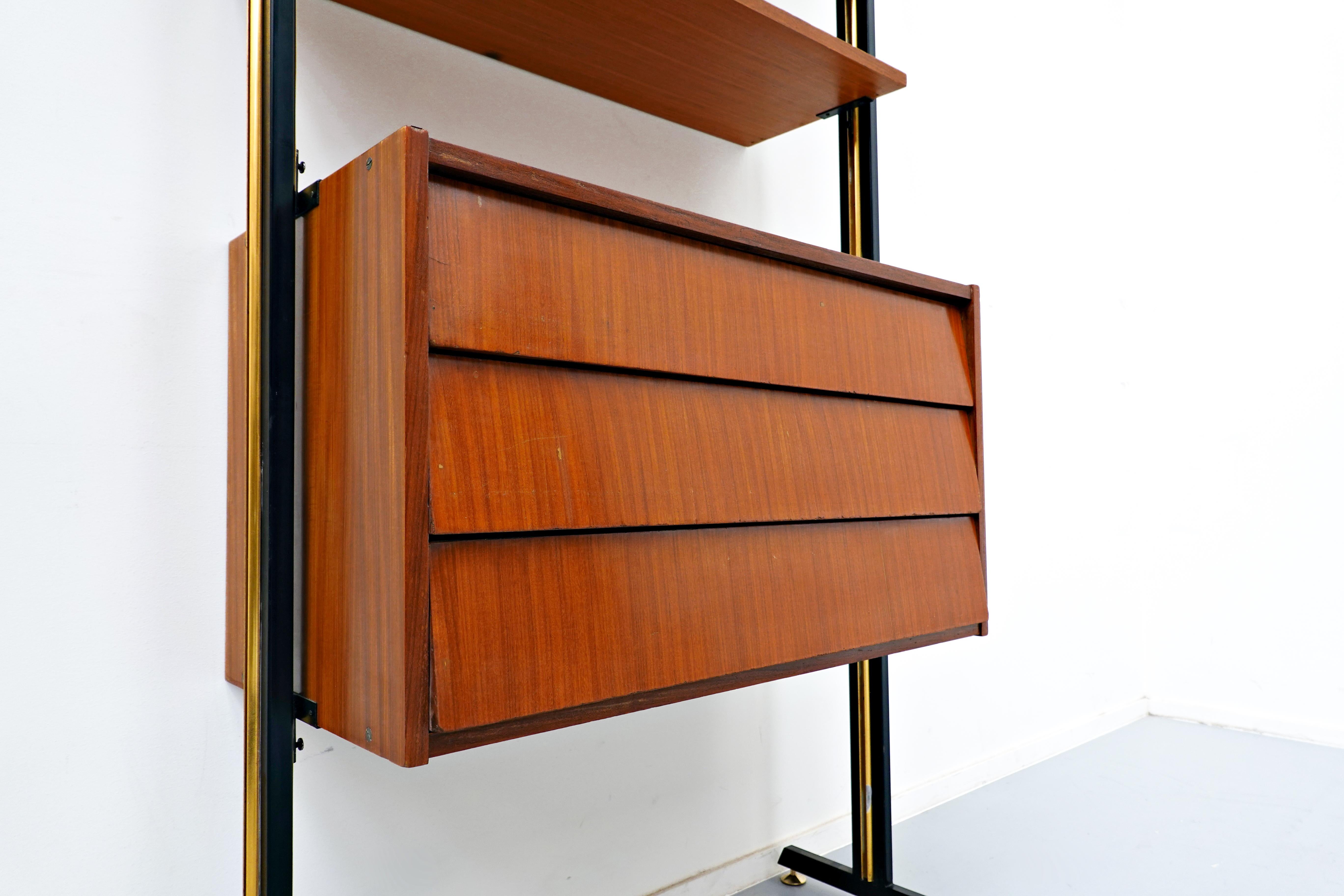 Mid-Century Modern Italian Teak Wall Unit, 1960s In Good Condition In Brussels, BE