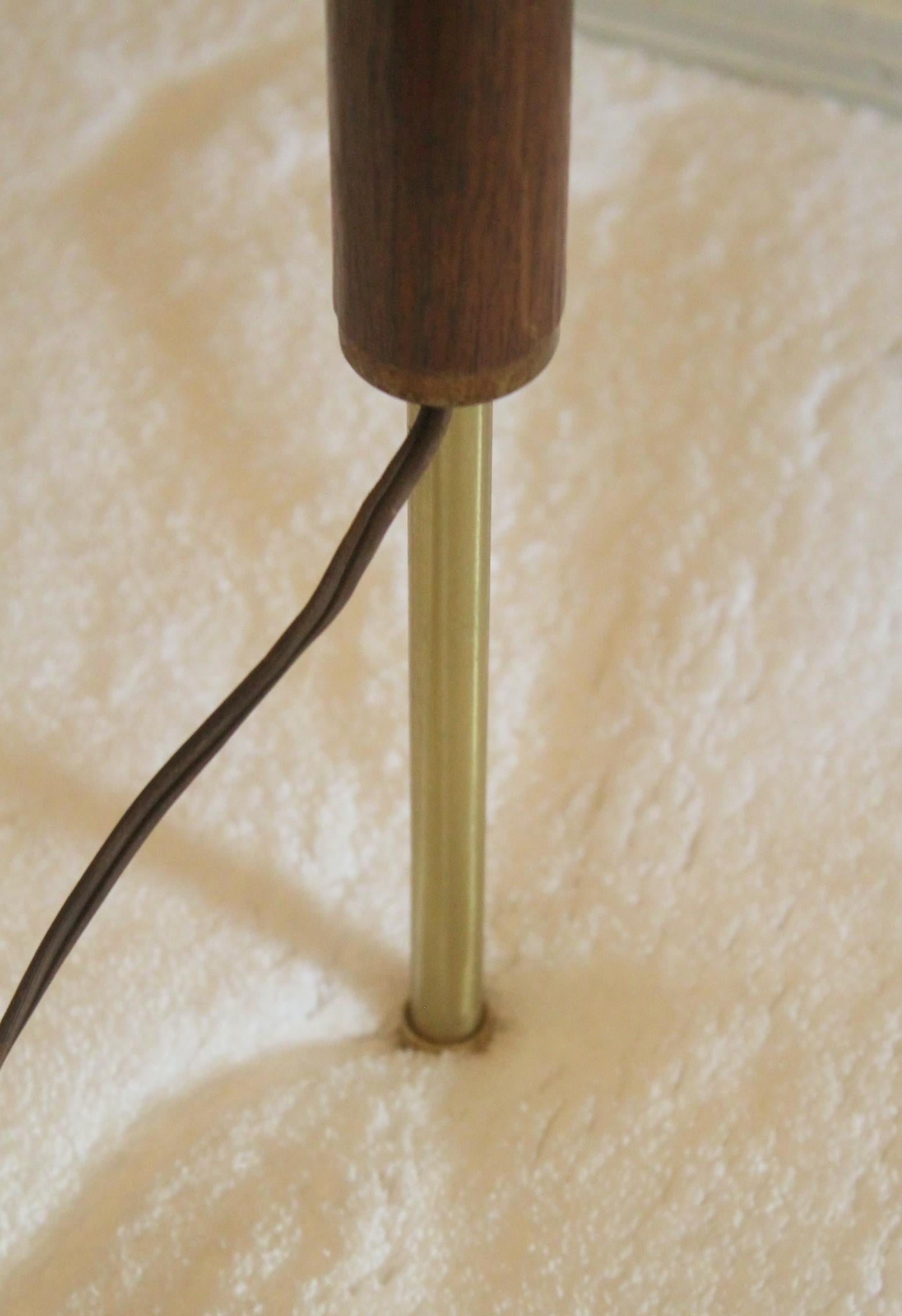 Lampe à tension italienne moderne du milieu du siècle dernier par Tempestini pour Laurel ! Teck années 50 Bon état - En vente à Peoria, AZ