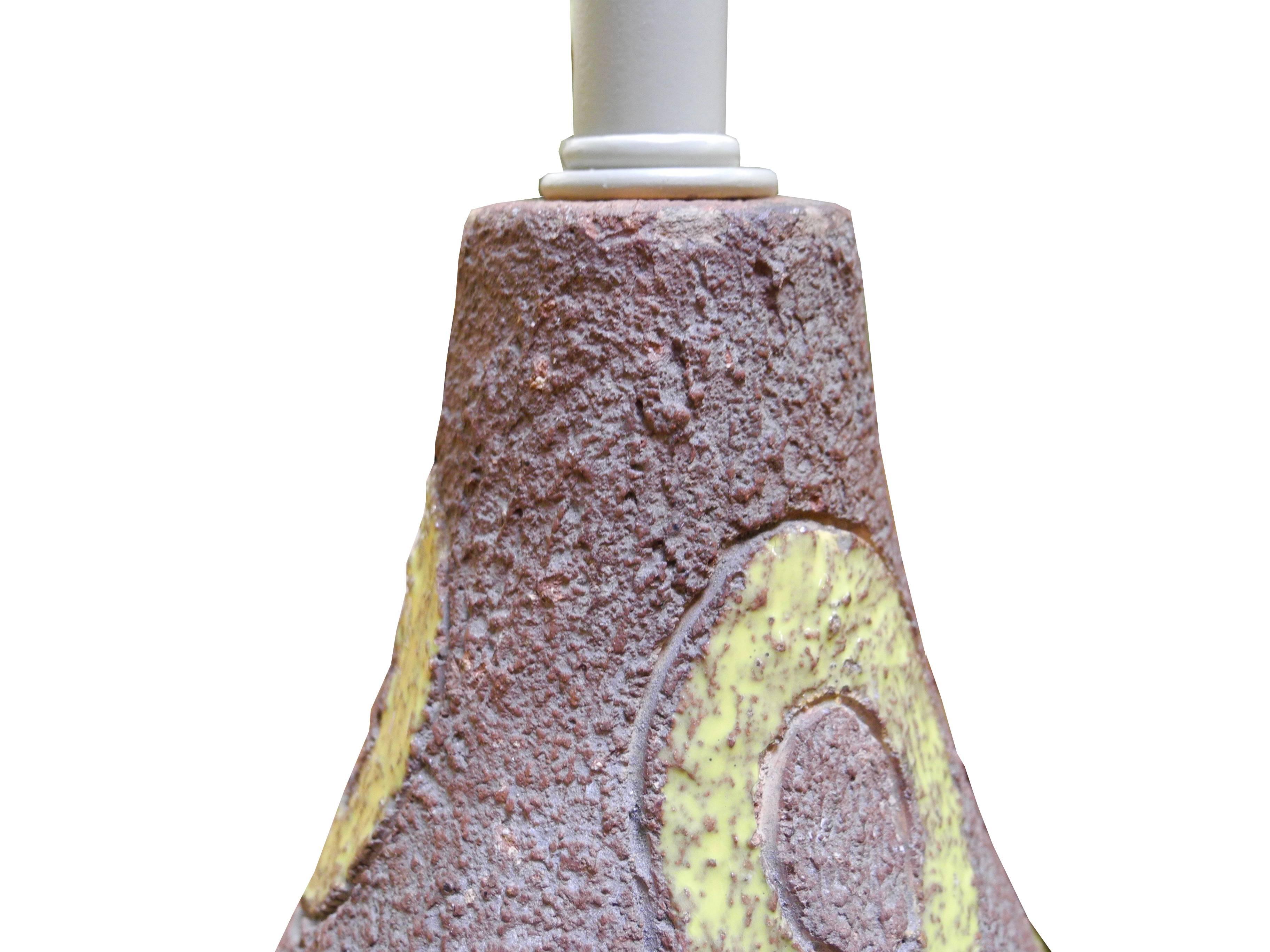 Mid-Century Modern Italian Textured Ceramic Lamp by Ugo Zaccagnini, 1950s For Sale 2