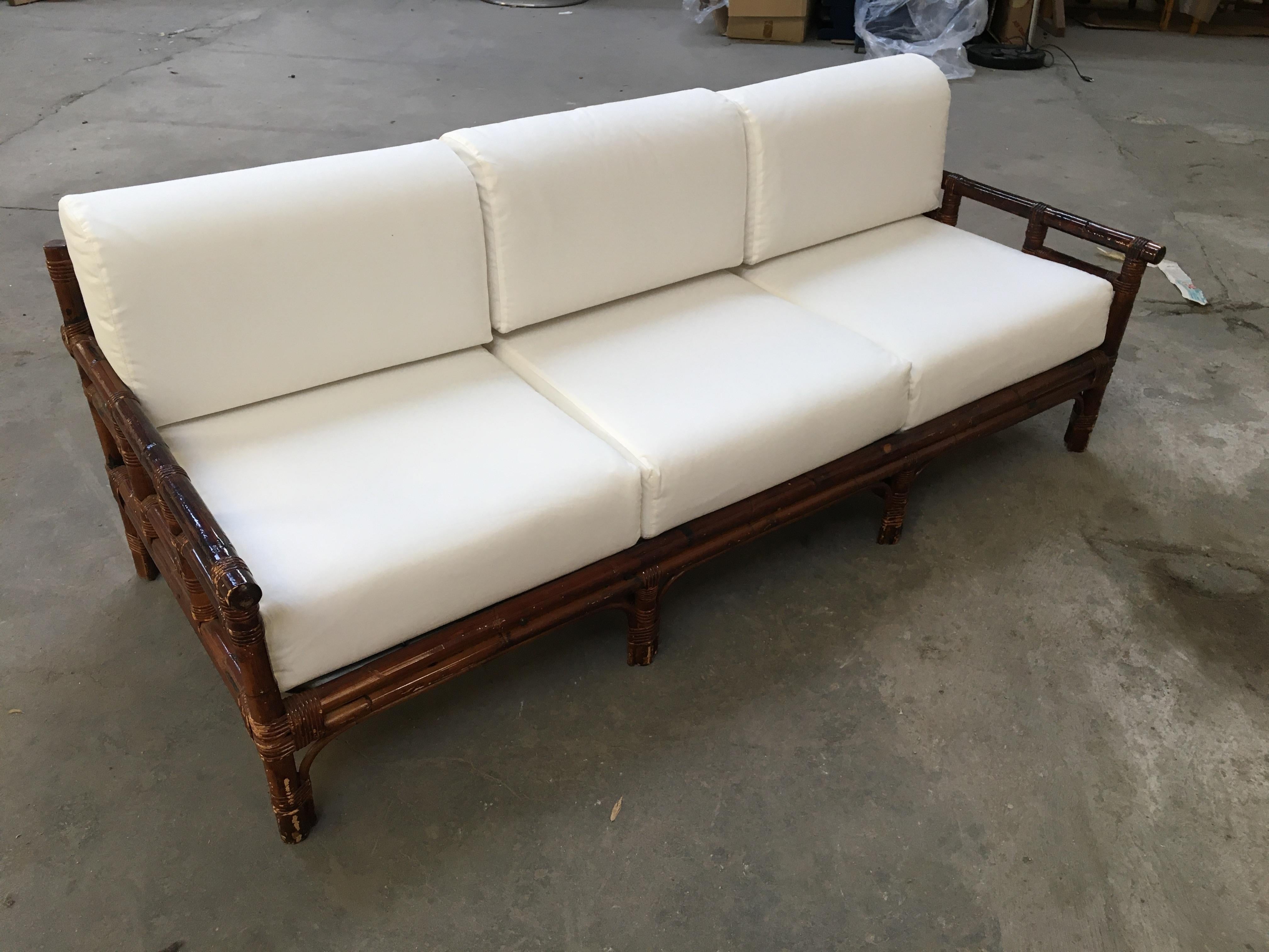 Mid-Century Modern Italian Three-Seat Bamboo Sofa with Cushions, 1970s (Italienisch)