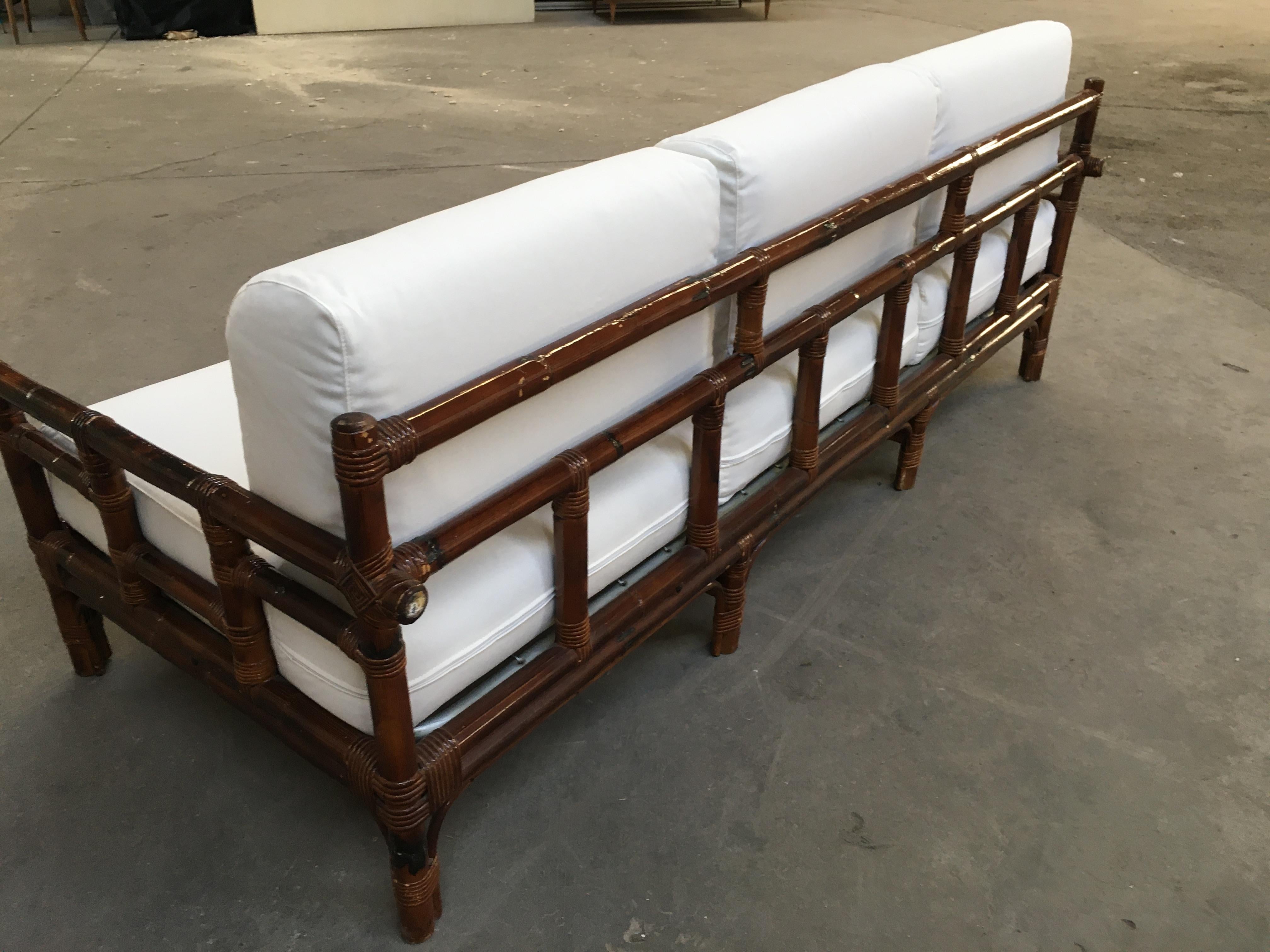 Mid-Century Modern Italian Three-Seat Bamboo Sofa with Cushions, 1970s (Baumwolle)