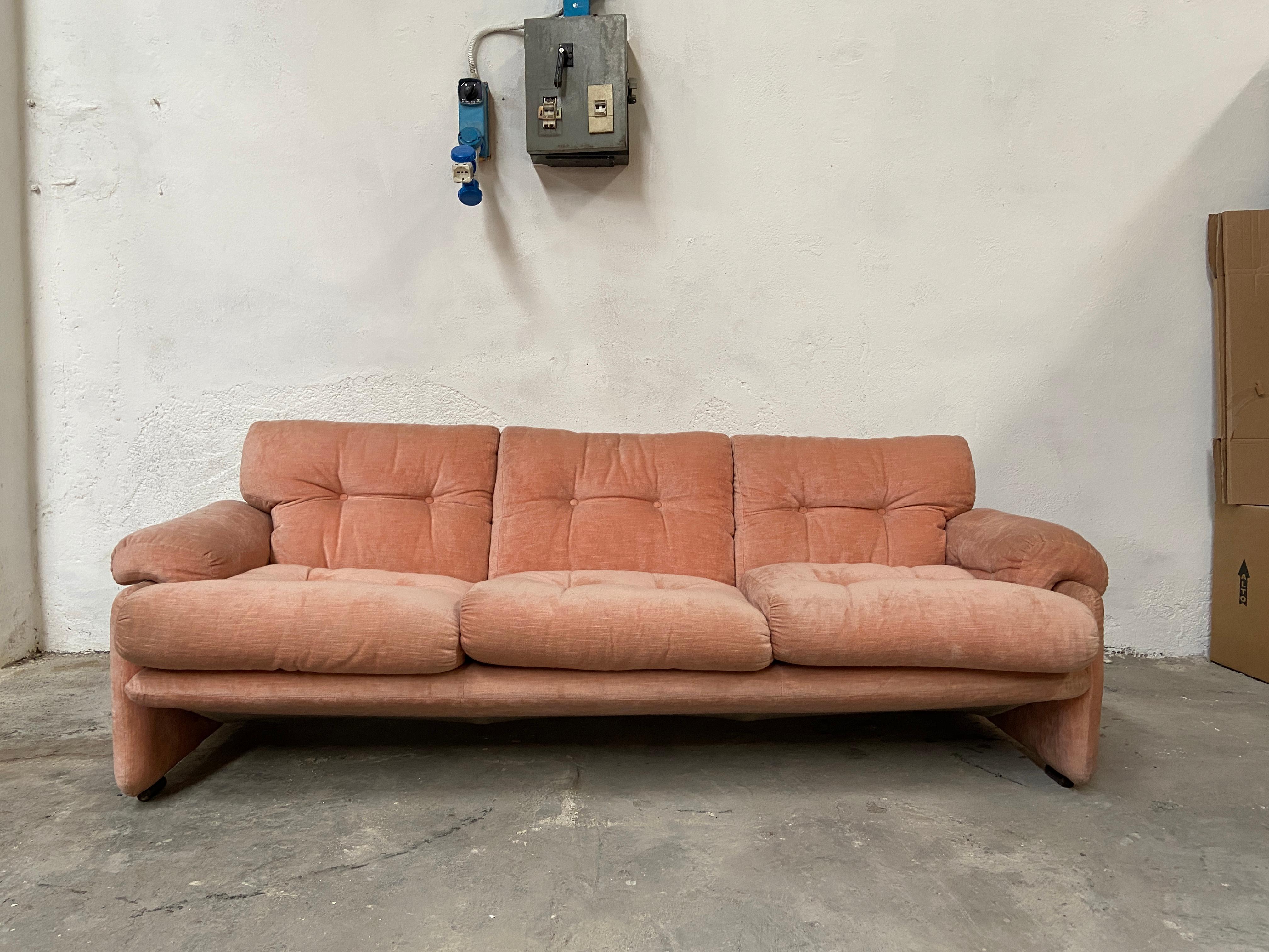 Modernes italienisches Dreisitzer-Sofa 
