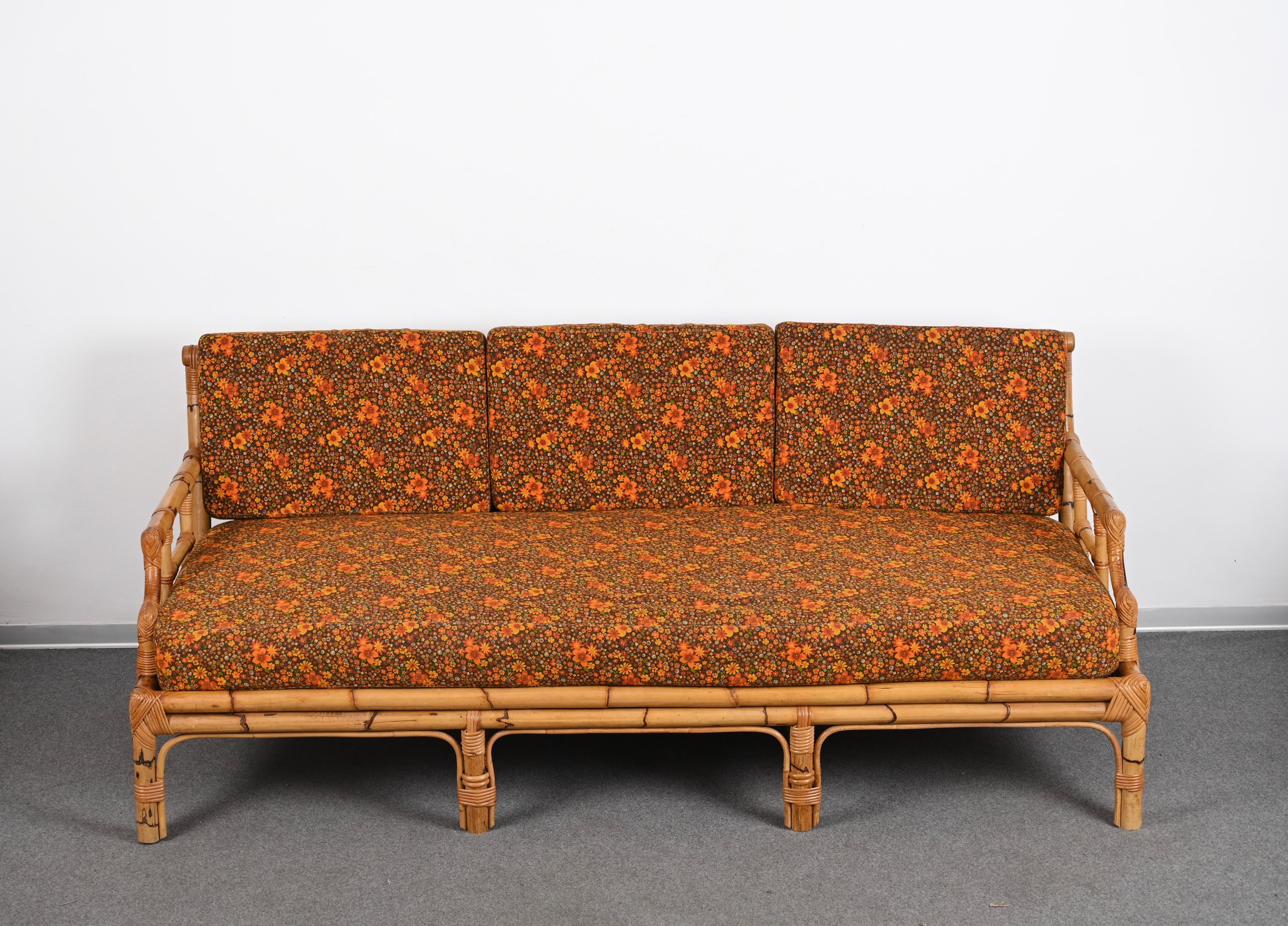 Mid-Century Modern Italian Three-Seat Rattan and Bamboo Sofa, 1970s For Sale 7