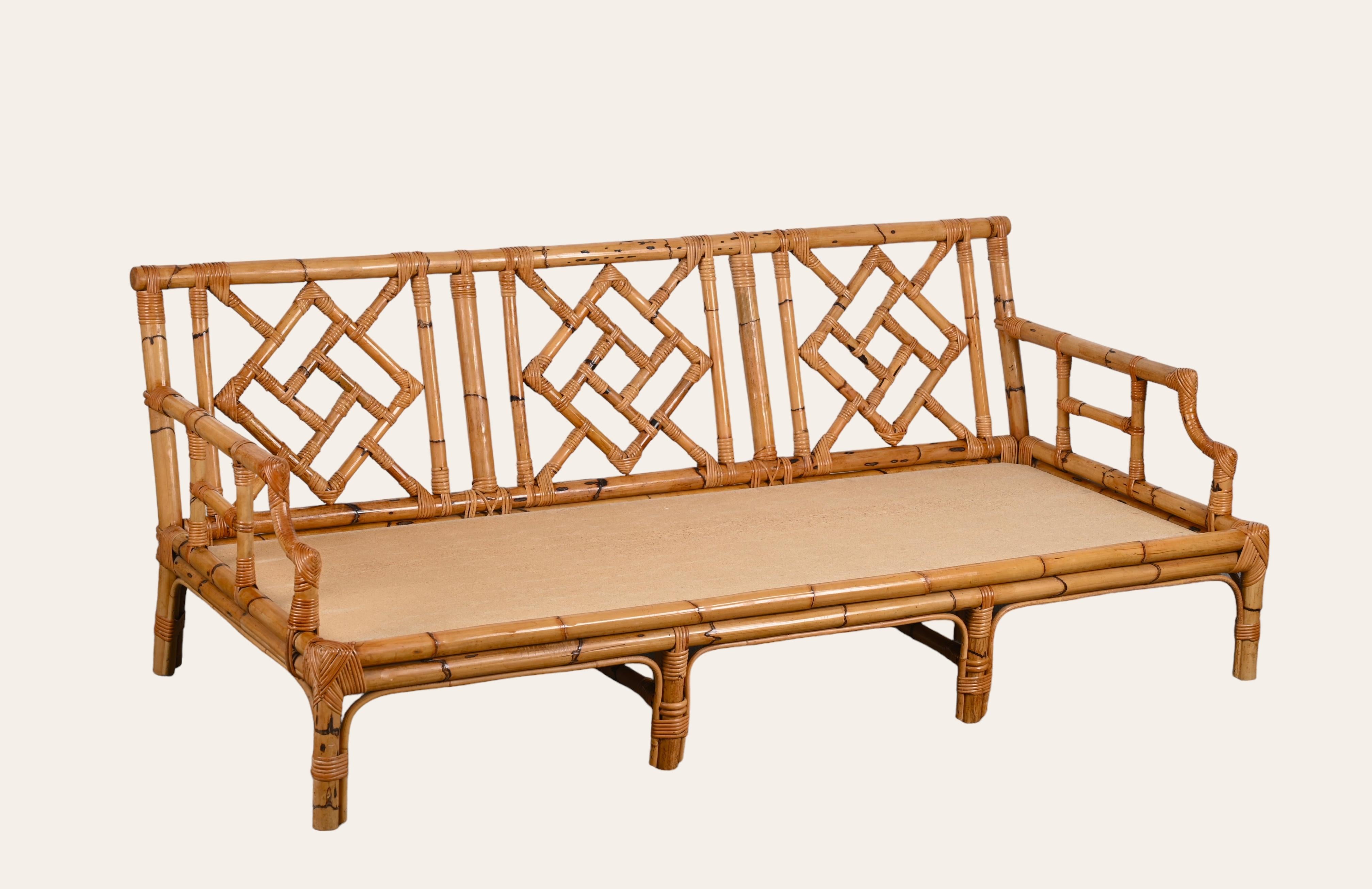 Mid-Century Modern Italian Three-Seat Rattan and Bamboo Sofa, 1970s For Sale 15