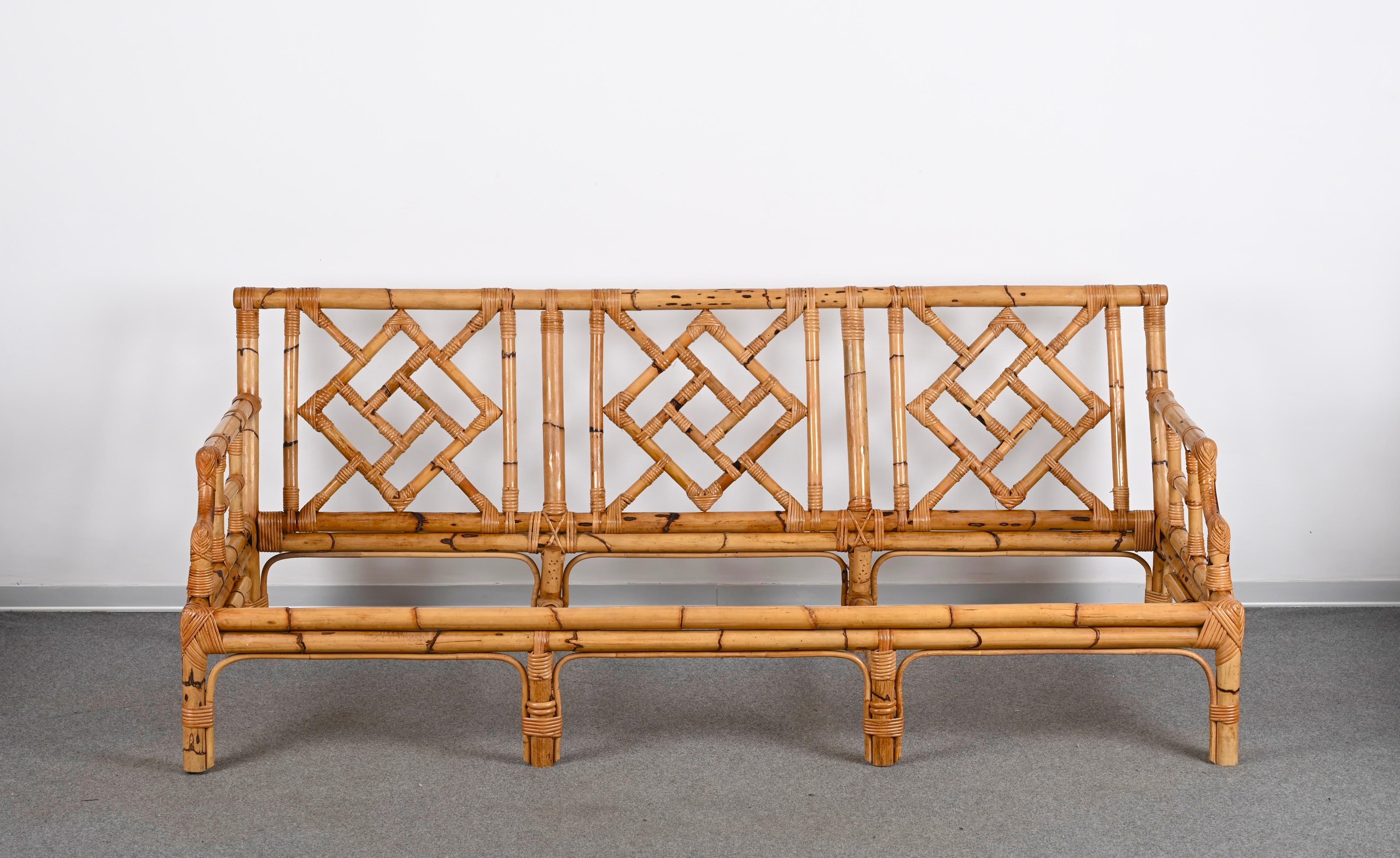 Mid-Century Modern Italian Three-Seat Rattan and Bamboo Sofa, 1970s In Good Condition For Sale In Roma, IT