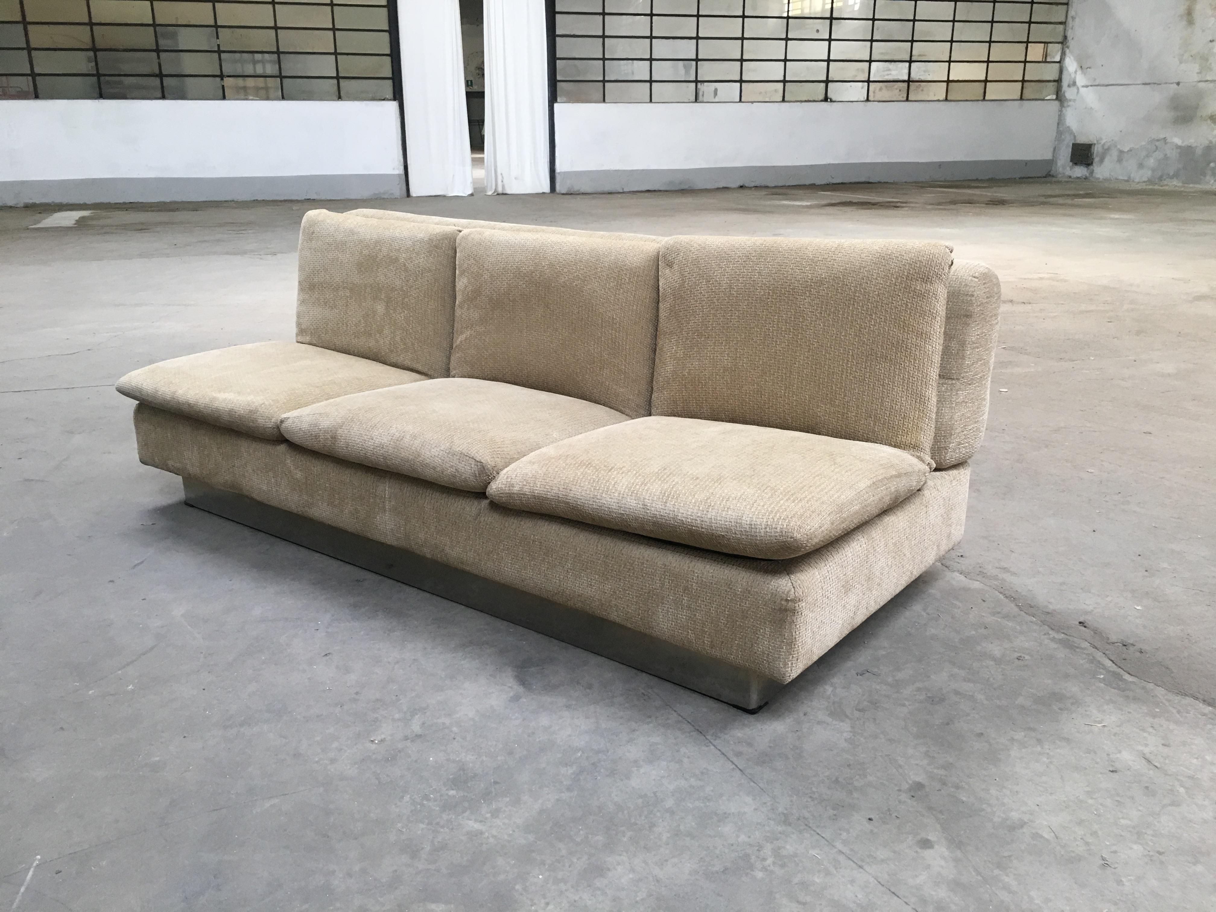 Three-seat sofa bed by Saporiti with original fabric from 1970s.
This sofa could come with another one identical but not convertible to bed as shown in the photo.. Quotation for the pair (one sofa bed and one sofa) on request.
      