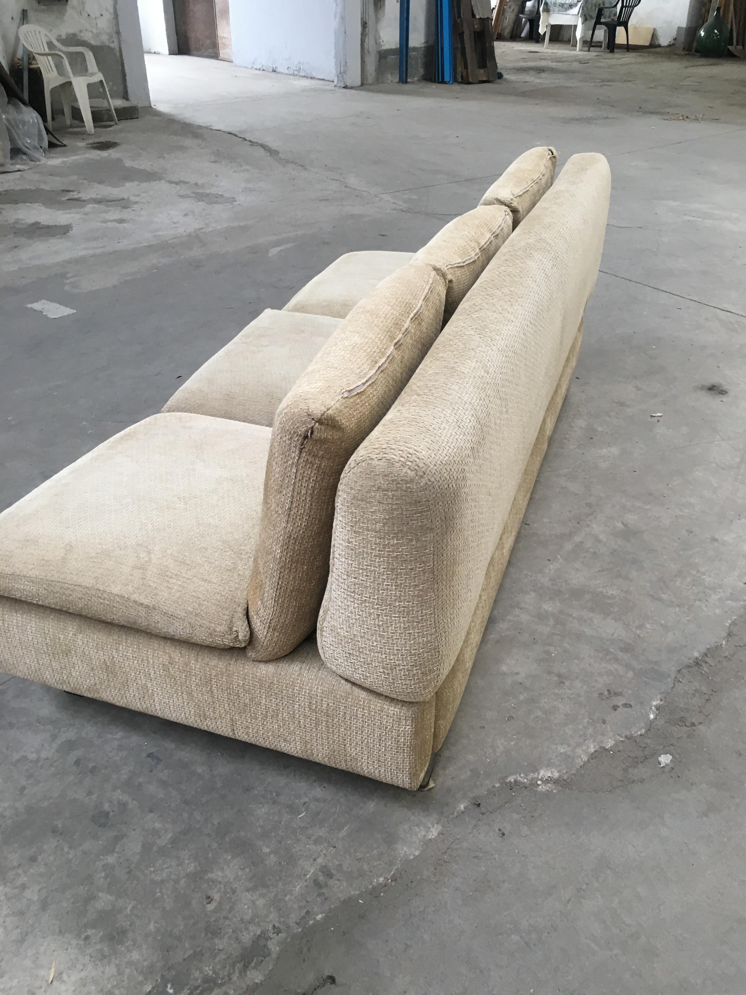 Late 20th Century Mid-Century Modern Italian Three-Seat Sofa Bed by Saporiti, 1970s For Sale