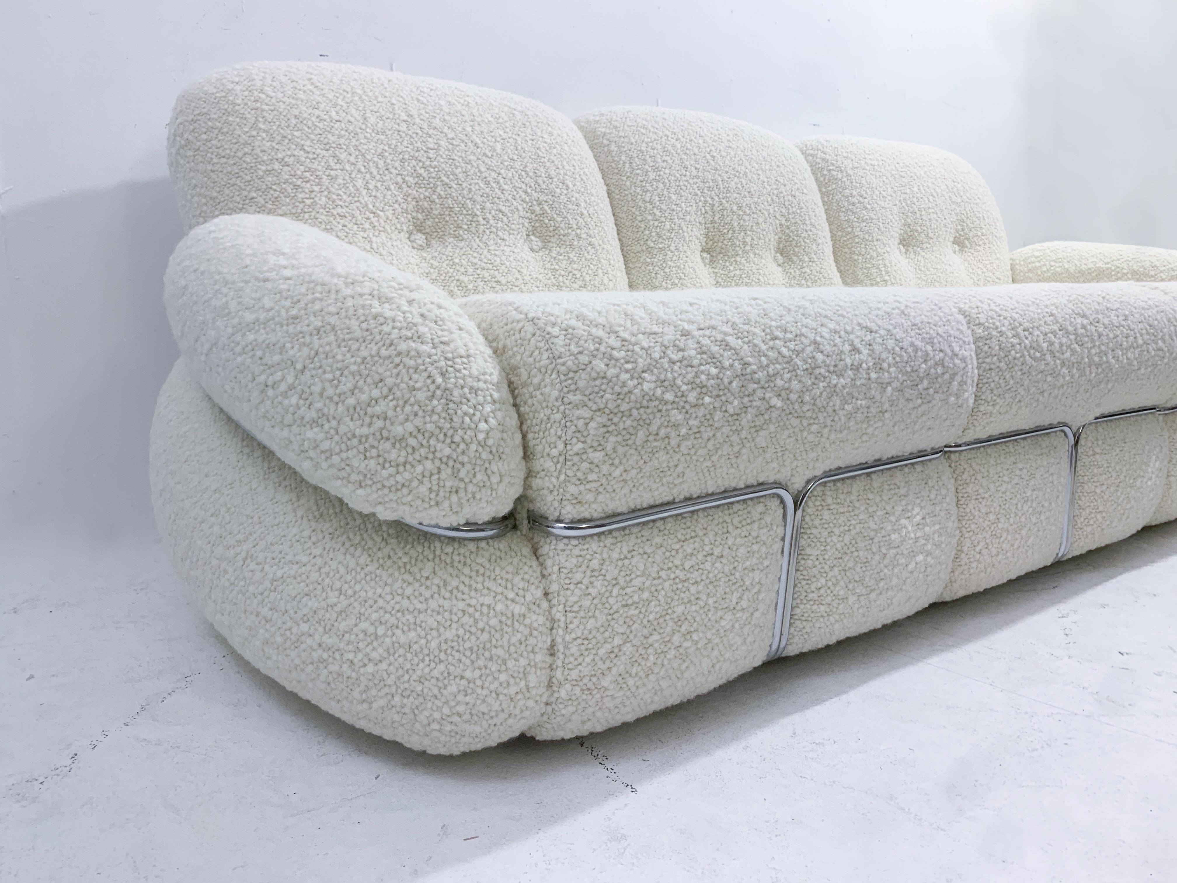 Late 20th Century Mid-Century Modern Italian Three-Seater Sofa, White Bouclette Fabric, 1970s For Sale