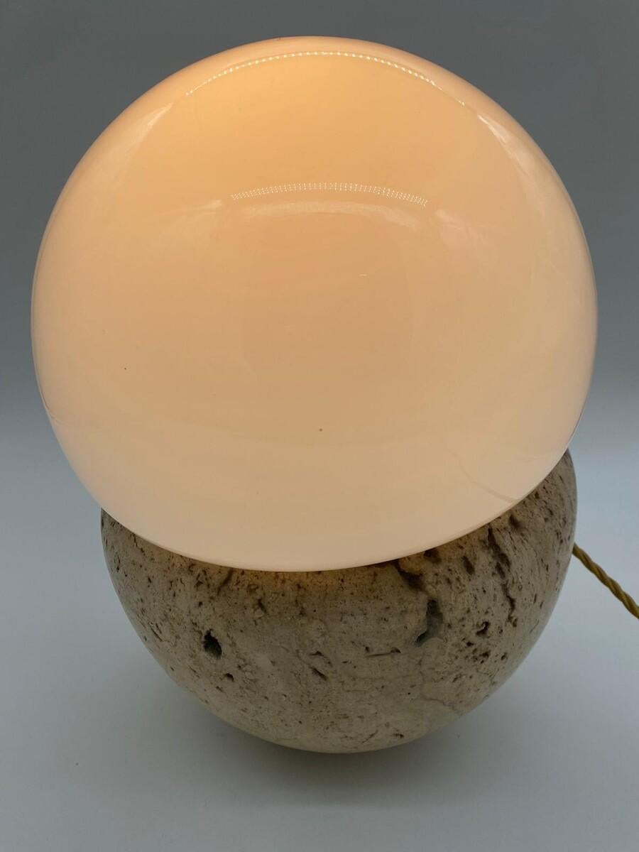 Fin du 20e siècle Lampe de bureau italienne en travertin moderne du milieu du siècle dernier, 1970 en vente