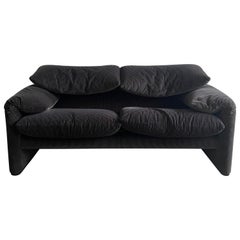 Mid-Century Modern Italian Two-Seat Maralunga Sofa by Vico Magistretti, 1970s