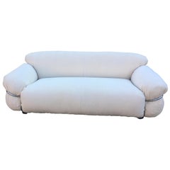 Mid-Century Modern Italian Two-Seat "Sesann" Sofa by Frattini for Cassina, 1970s
