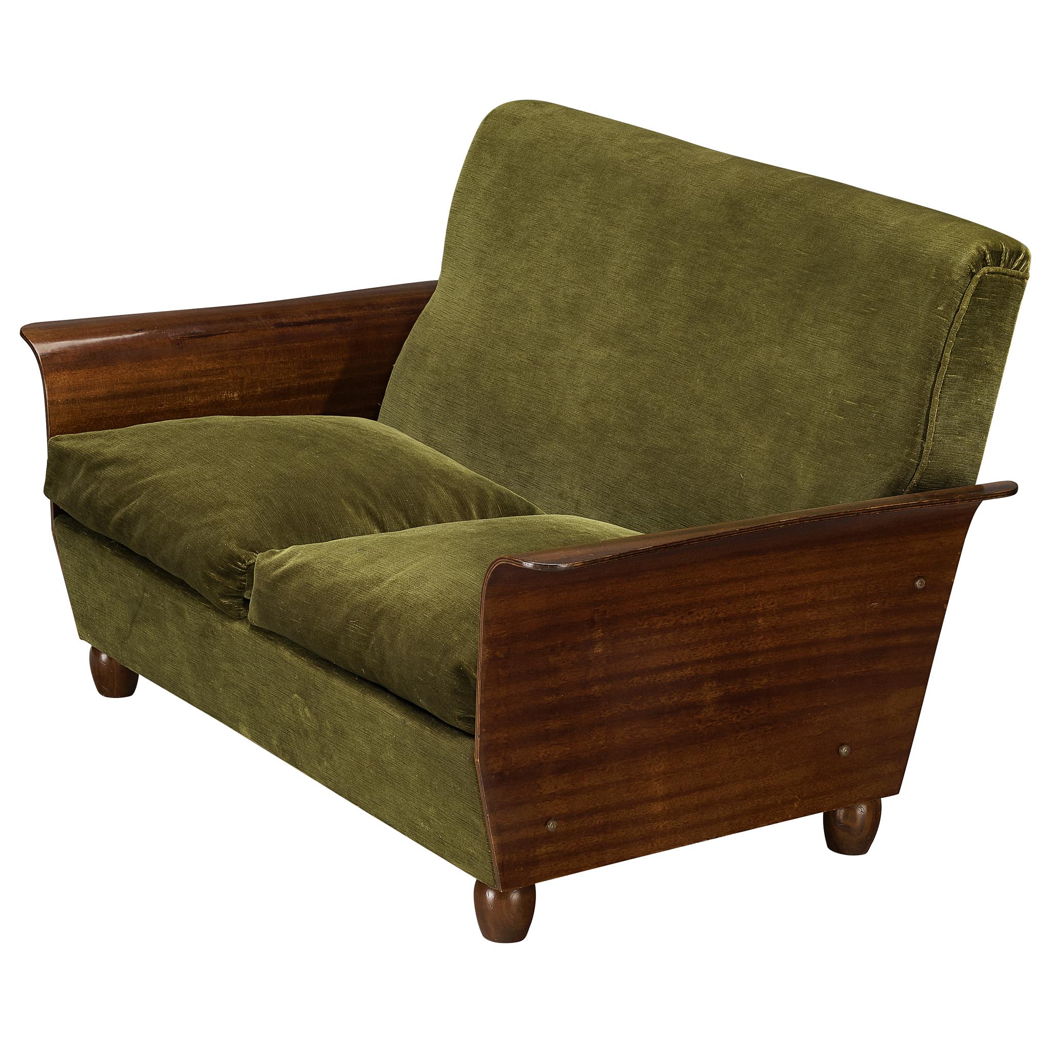 Divano a due posti in velluto verde e mogano in stile Mid-Century Modern italiano