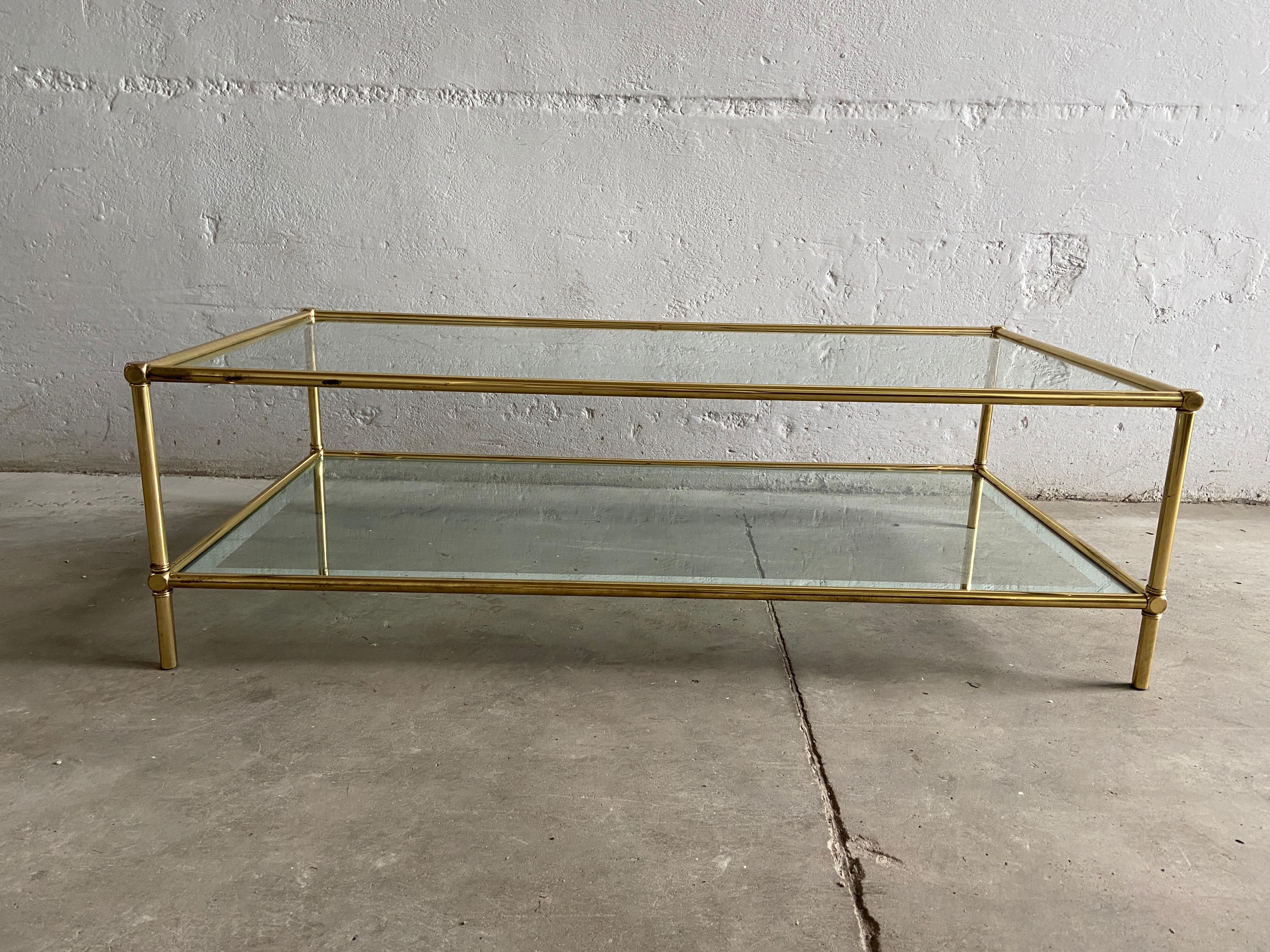 Mid-Century Modern Italian Two-Tier Brass Coffee Table with Mirrored Edge Glass In Good Condition In Prato, IT