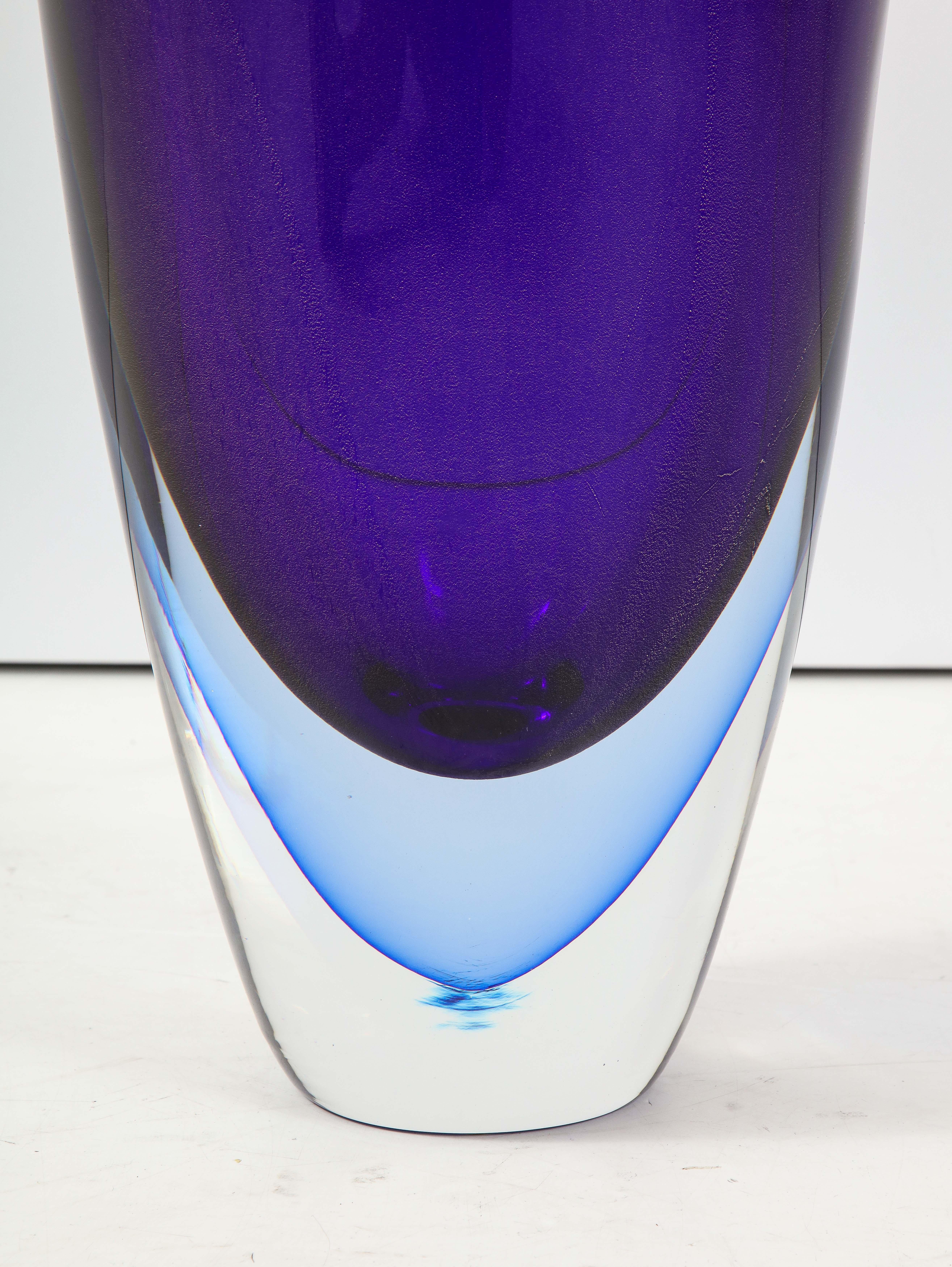 Murano Glass Mid-Century Modern Italian Vase by Alberto Doná