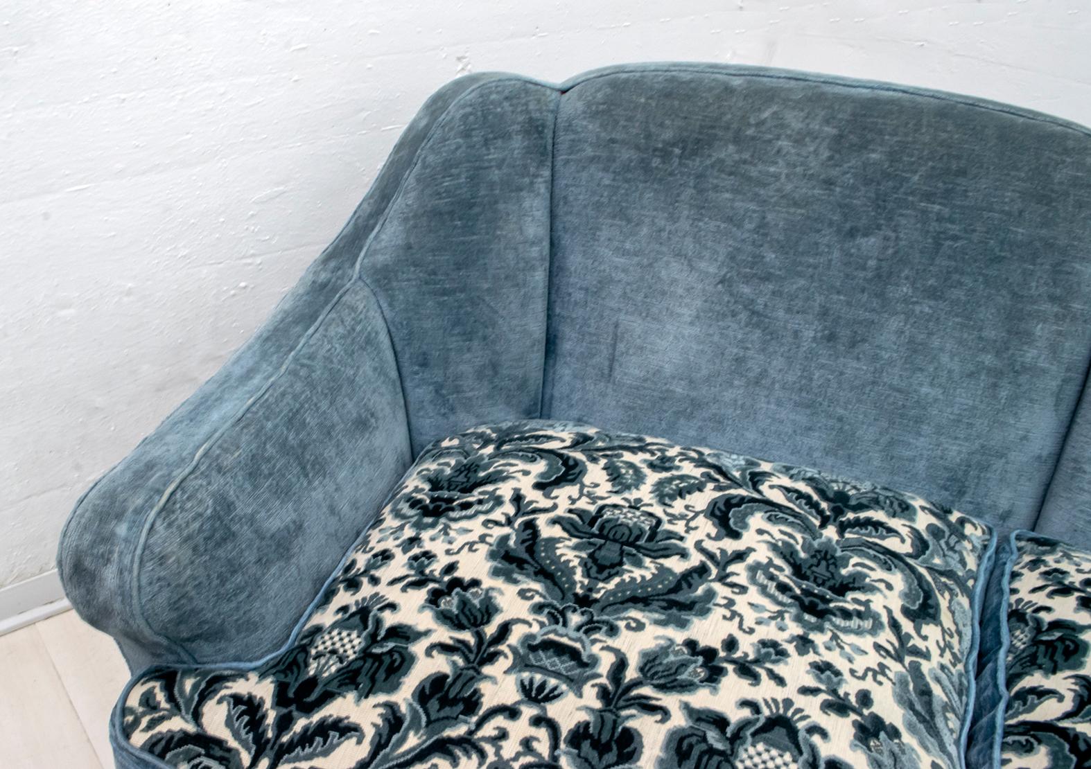 Mid-Century Modern Italian Velvet Curved Four-Seat Sofa, 1950s 11