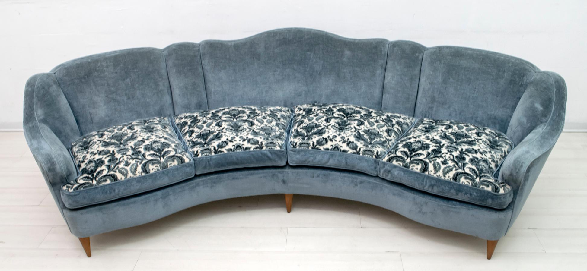 Curved design sofa, original velvet upholstery, the upholstery is in good condition, the cushions, as in the photos, are double sided in velvet and textured velvet, the structure is in fir and beech wood, in excellent condition, no structural