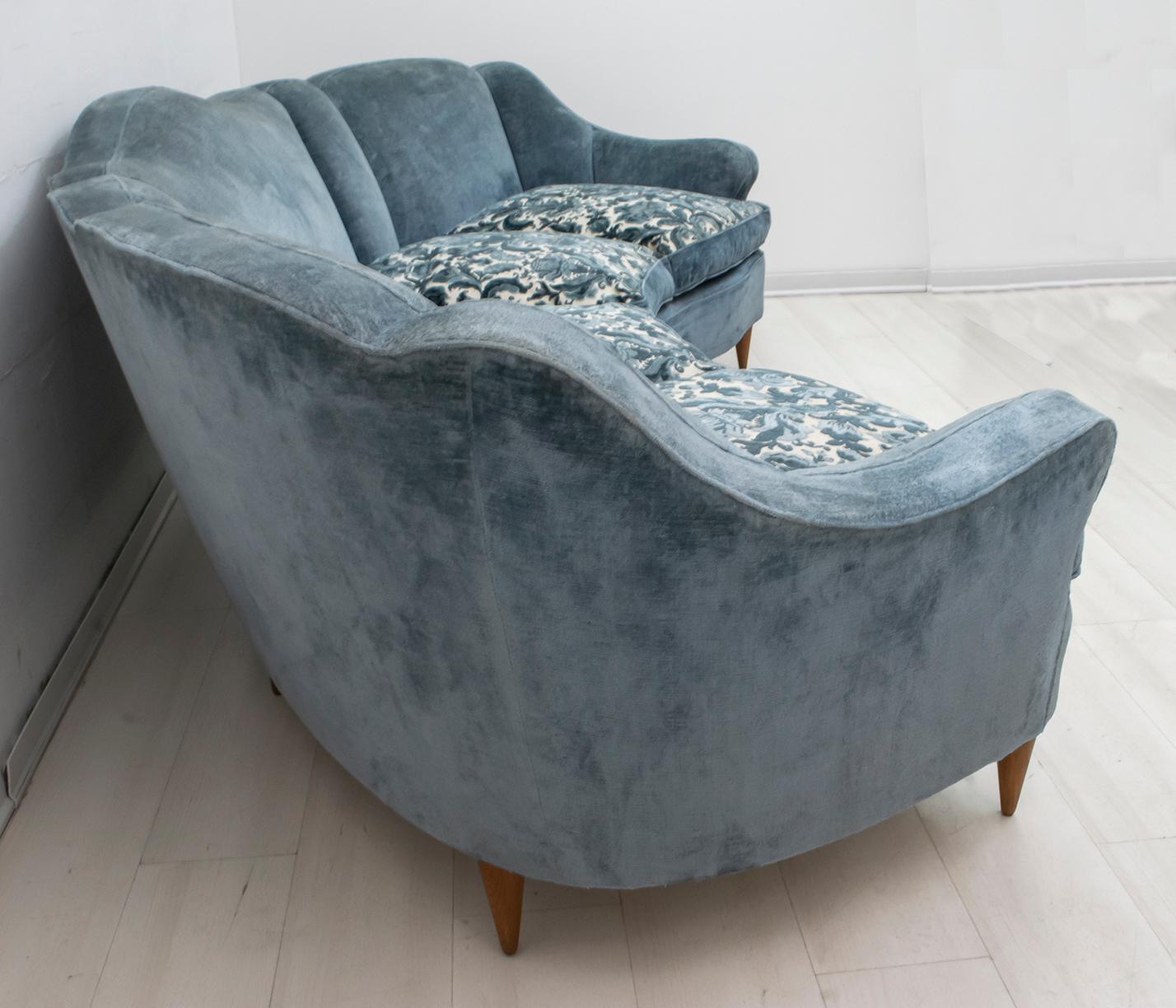 Mid-Century Modern Italian Velvet Curved Four-Seat Sofa, 1950s 4