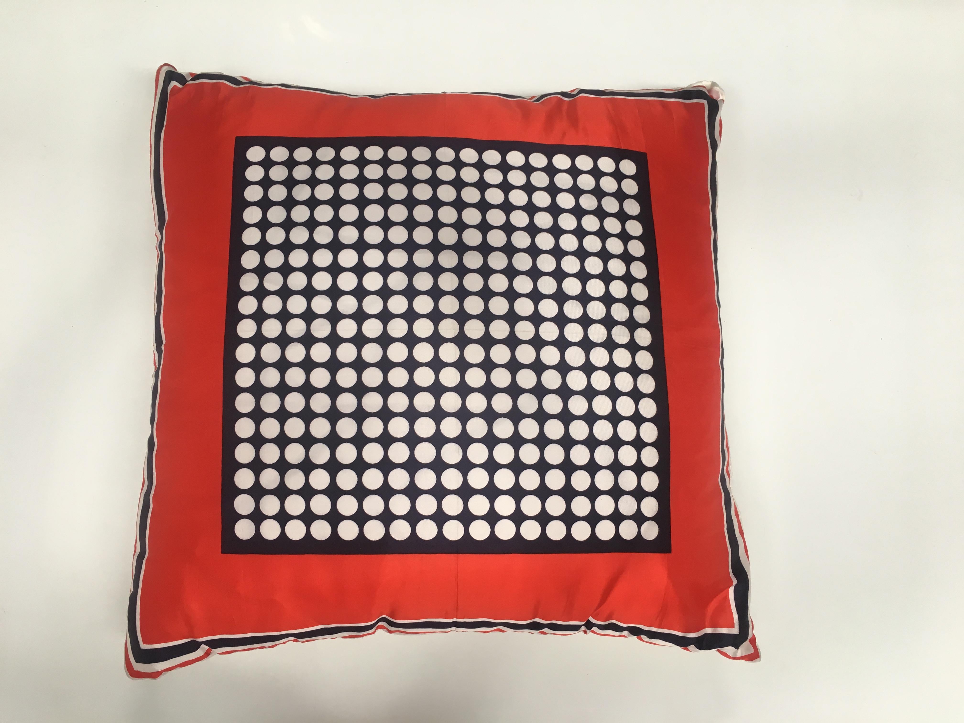 Mid-Century Modern Italian Vintage Silk Scarf Throw Pillow, 1970s In Good Condition For Sale In Prato, IT