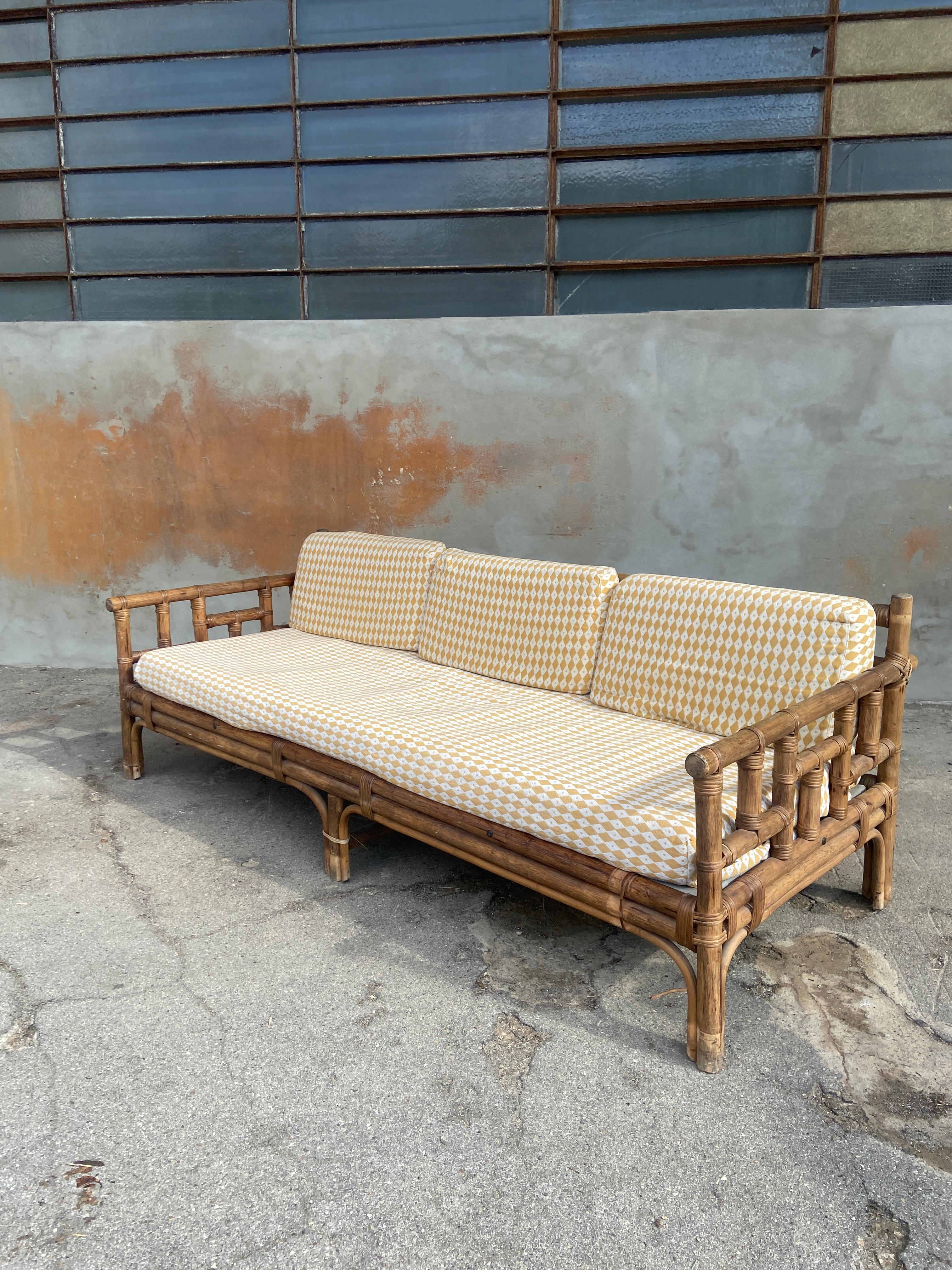 Late 20th Century Mid-Century Modern Italian Vivai del Sud Bamboo Sofa with its Original Cushions For Sale