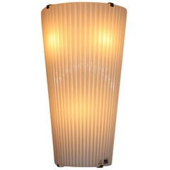 Mid-Century Modern Wall Light Murano Blown White Glass with Grooved Surface Mid-Century Modern Wall Light Murano Blown White Glass with Grooved Surface