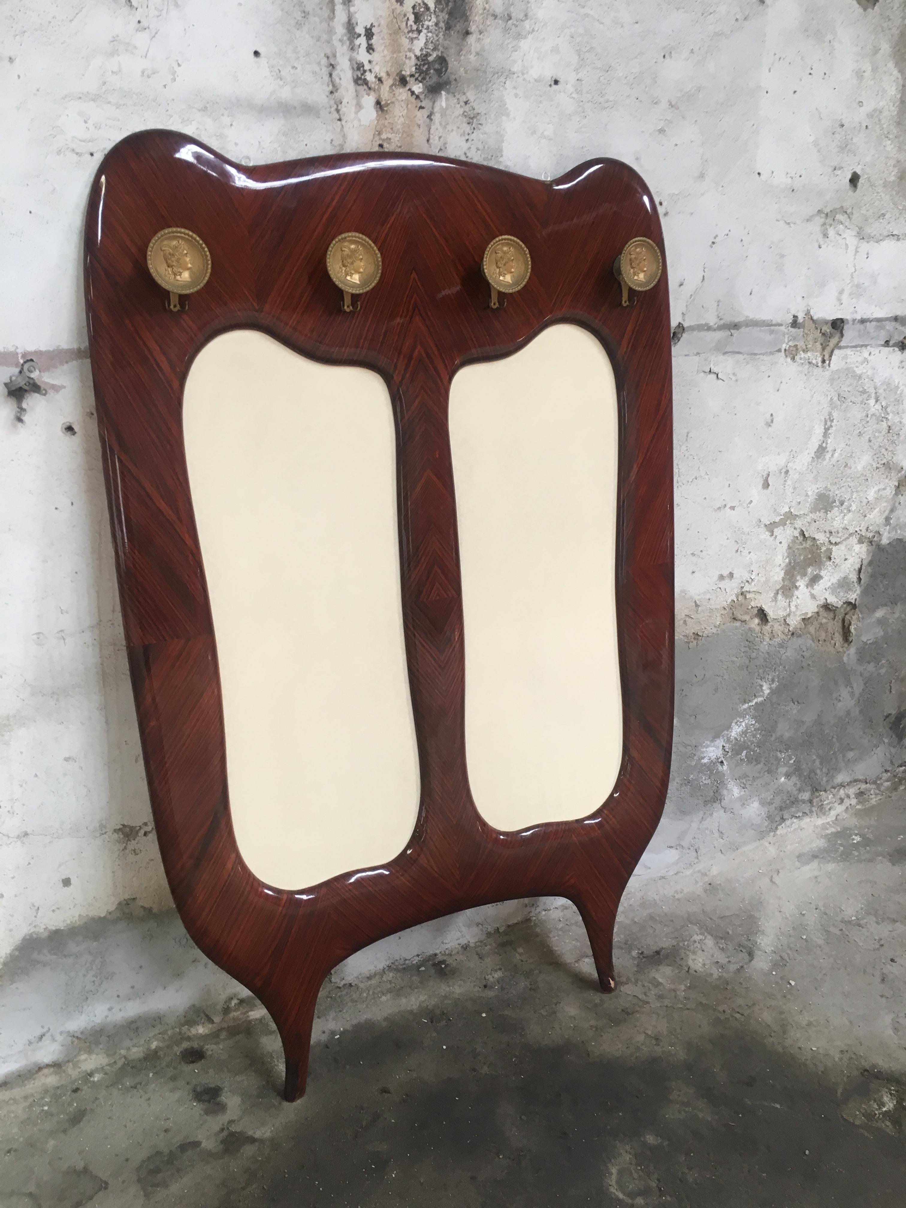 Mid-Century Modern Italian Wall-Mounted Rosewood Coat Rack, 1950s In Good Condition In Prato, IT