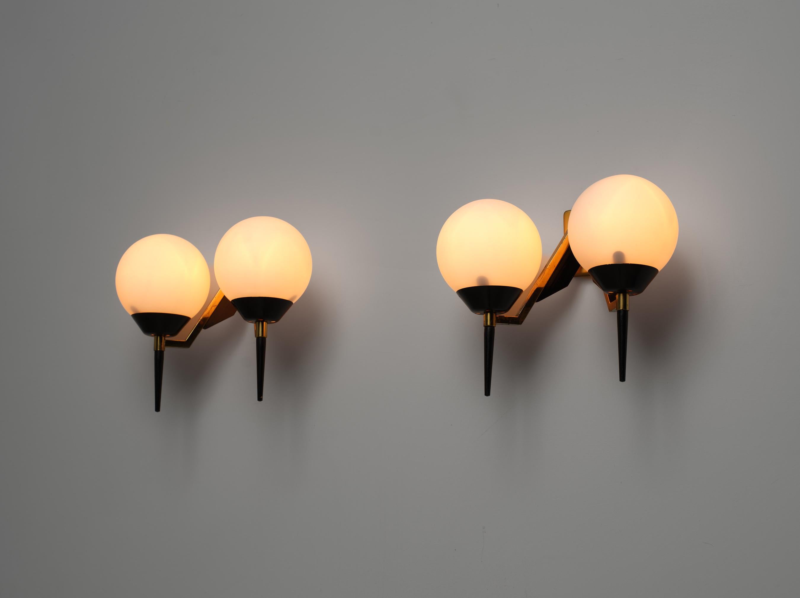 Mid-Century Modern Italian Wall Sconces by Stilnovo For Sale 2