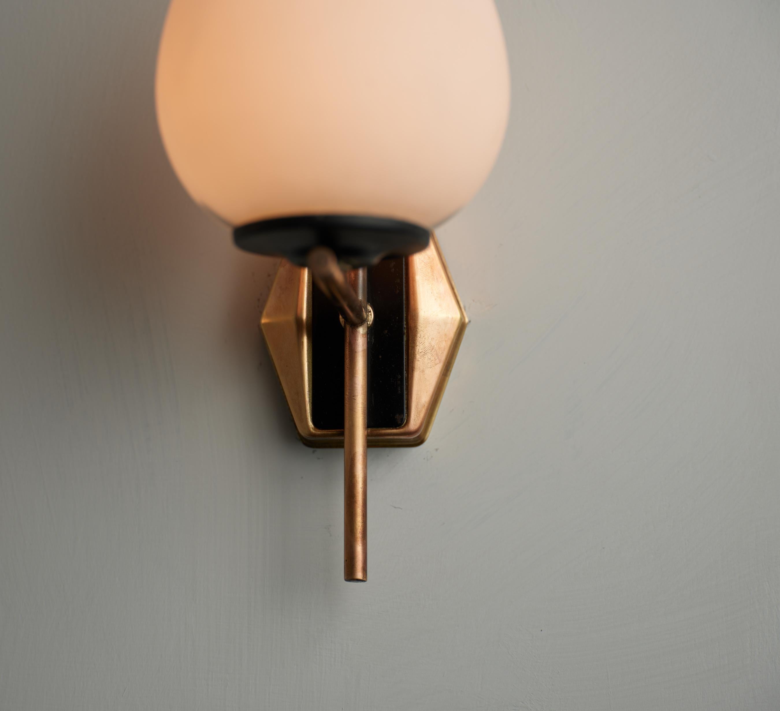 Moderne italienische Wandleuchten aus der Jahrhundertmitte (Italienisch) im Angebot