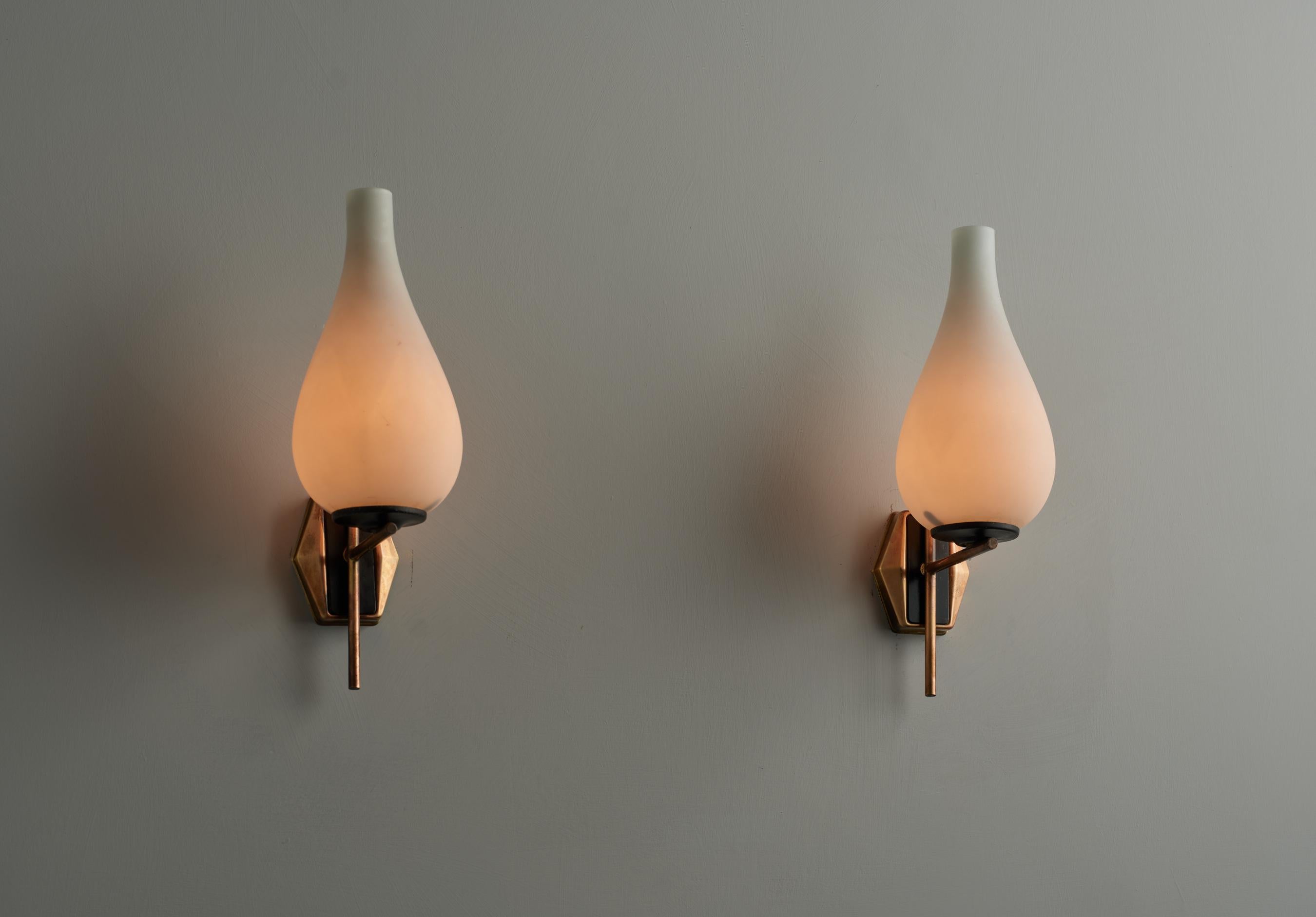 Moderne italienische Wandleuchten aus der Jahrhundertmitte (Mitte des 20. Jahrhunderts) im Angebot