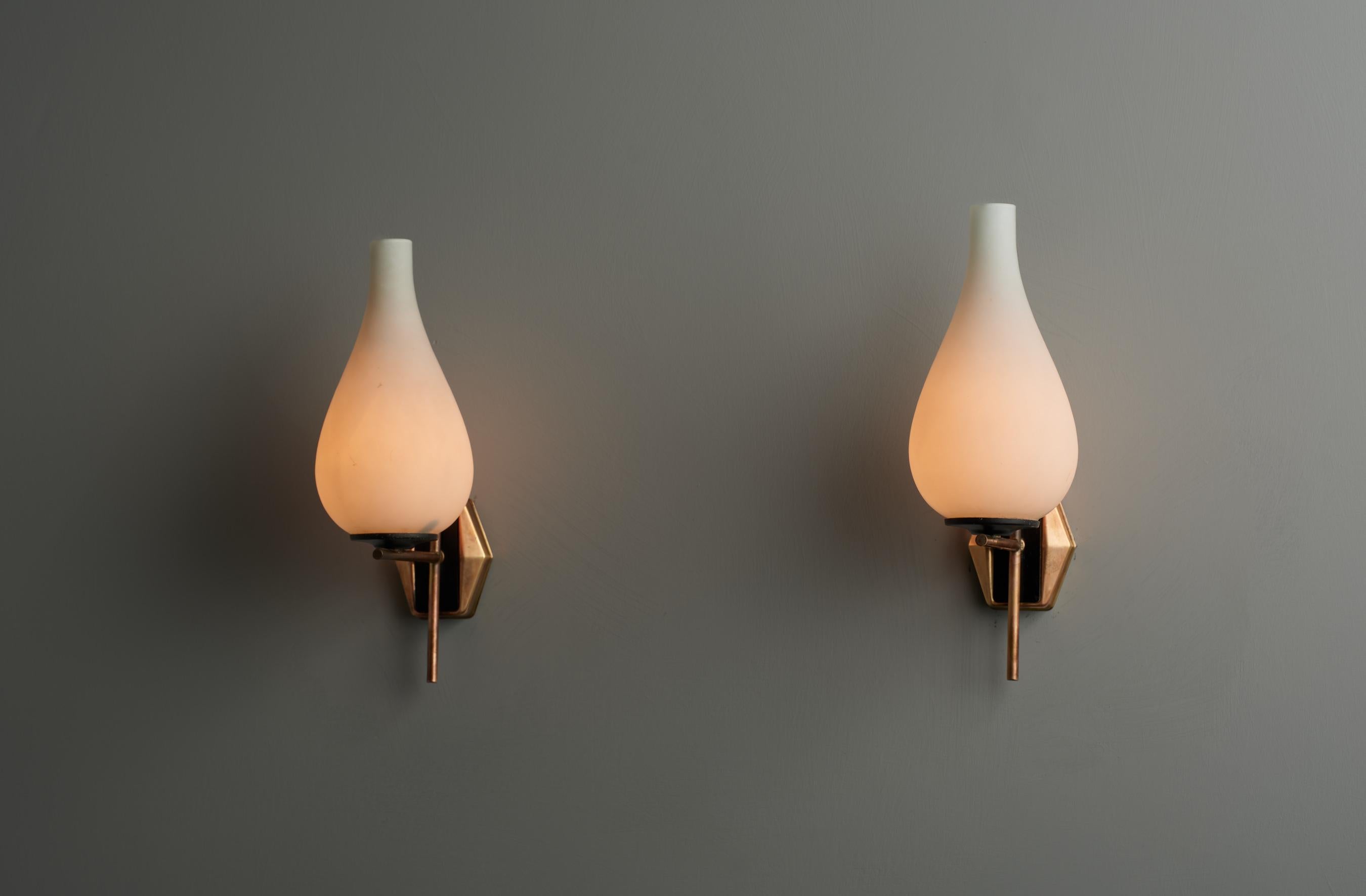 Moderne italienische Wandleuchten aus der Jahrhundertmitte im Angebot 1